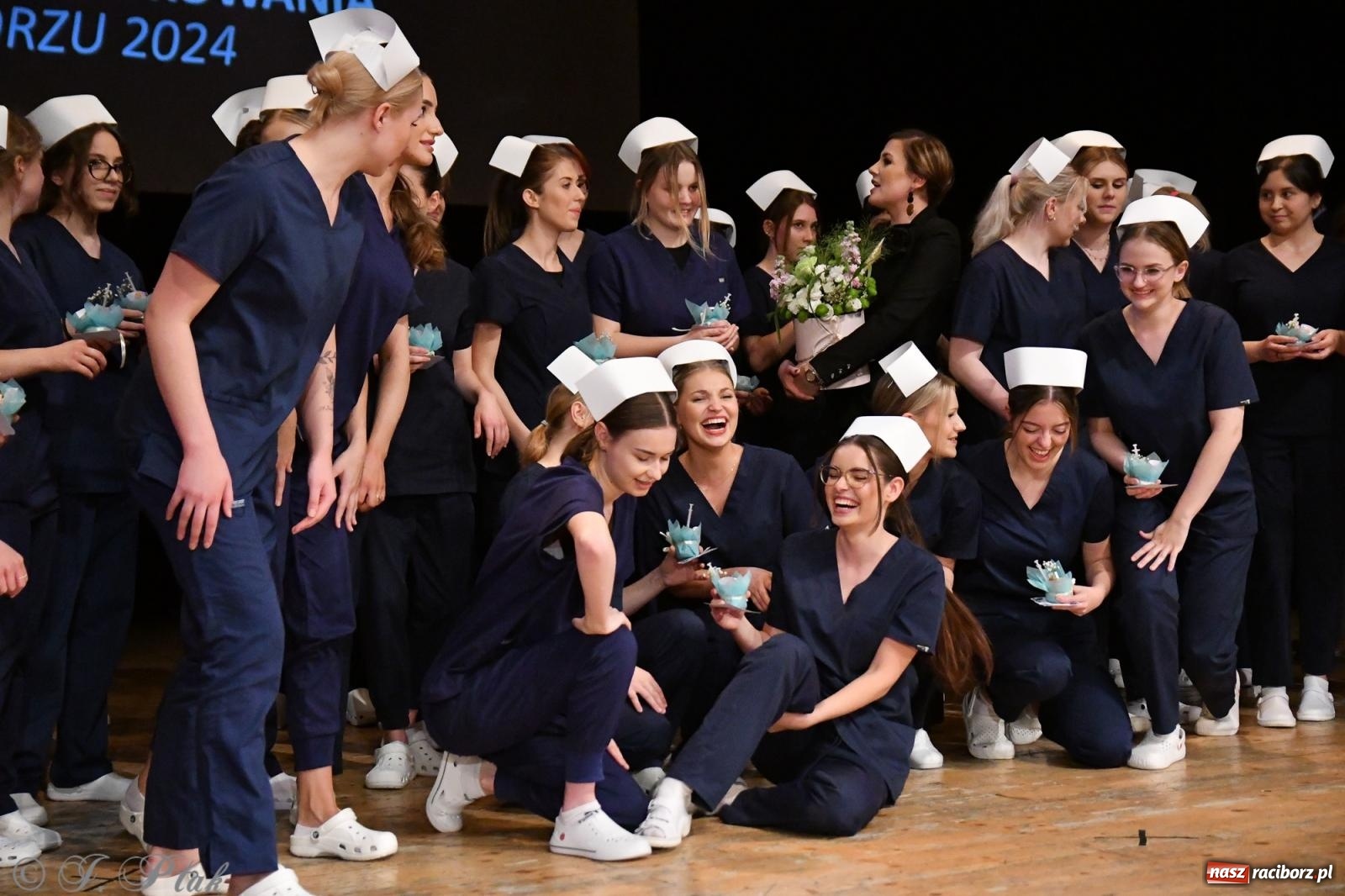 Zdjęcie w galerii na portalu naszraciborz.pl: Pierwszy stopień wtajemniczenia. Czepkowanie w raciborskiej ANS [FOTO i WIDEO] wiadomości z regionu