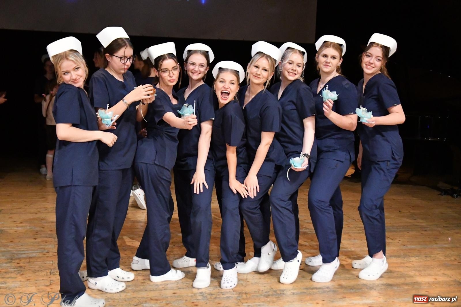 Zdjęcie w galerii na portalu naszraciborz.pl: Pierwszy stopień wtajemniczenia. Czepkowanie w raciborskiej ANS [FOTO i WIDEO] wiadomości z regionu