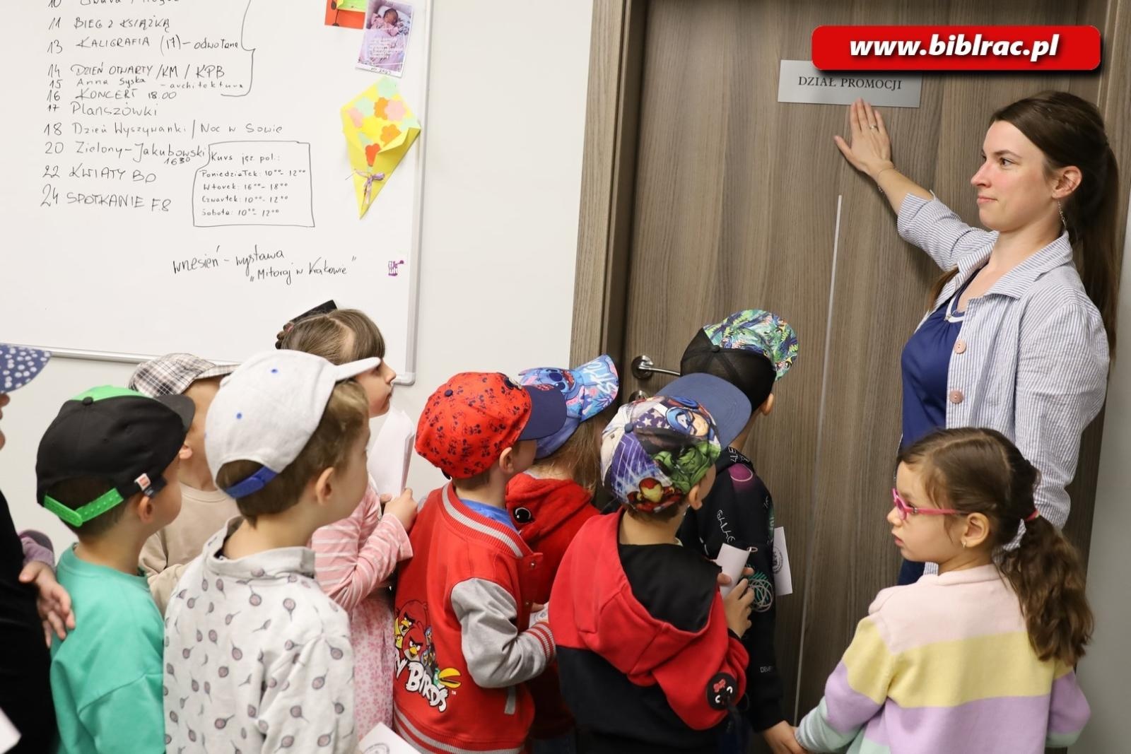 Zdjęcie w galerii na portalu naszraciborz.pl: Biblioteka od kuchni, czyli dzień otwarty dla przedszkolaków wiadomości z regionu