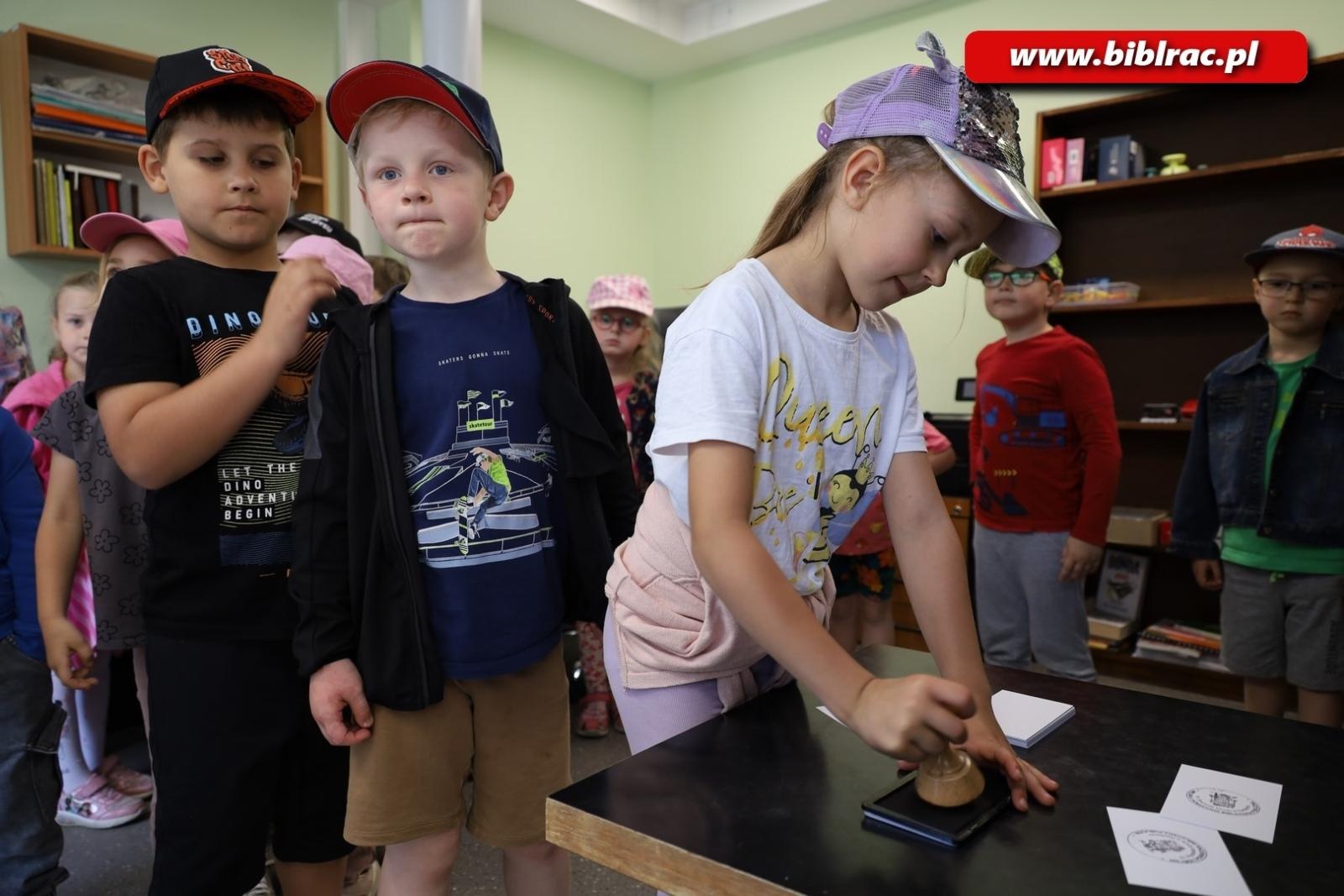 Zdjęcie w galerii na portalu naszraciborz.pl: Biblioteka od kuchni, czyli dzień otwarty dla przedszkolaków wiadomości z regionu
