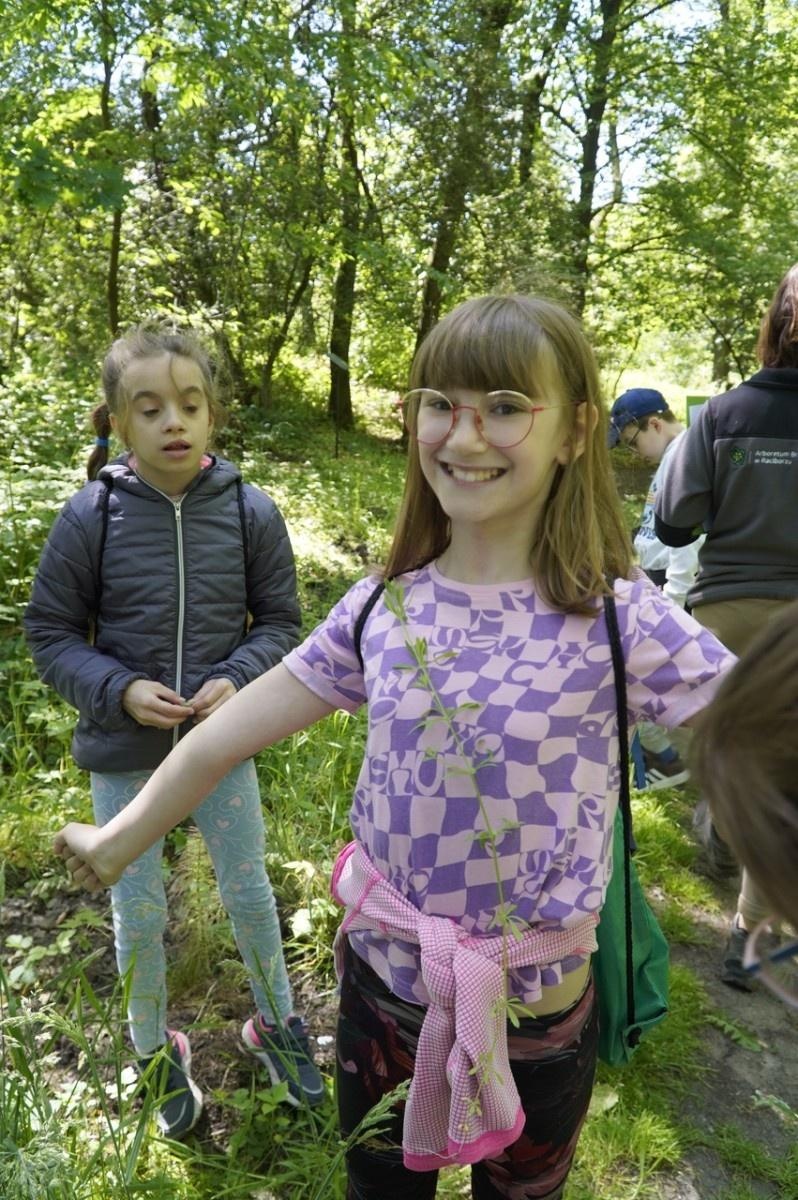 Zdjęcie w galerii na portalu naszraciborz.pl: Szkolny zespół antysmogowy odwiedził raciborskie Arboretum wiadomości z regionu