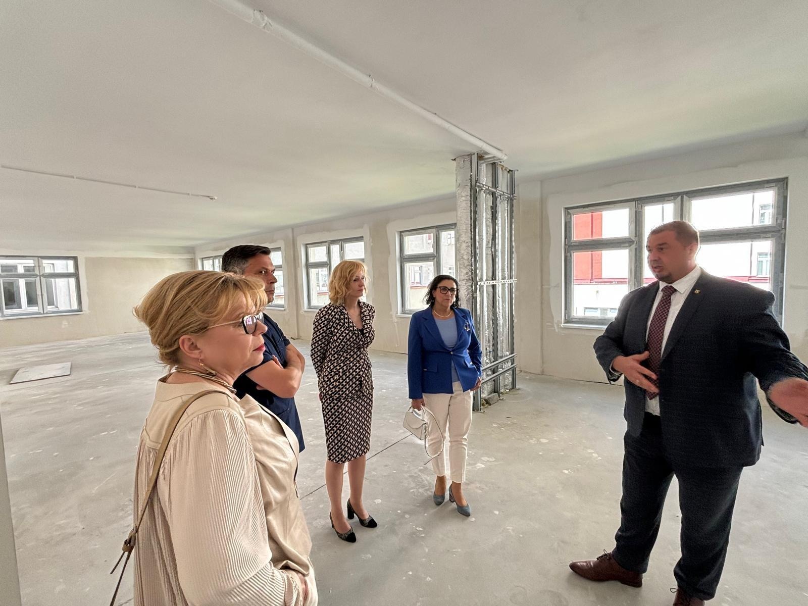 Zdjęcie w galerii na portalu naszraciborz.pl: Wiceminister zdrowia w raciborskim szpitalu. Rozmawiano o neonatologii i dziecięcej urazówce wiadomości z regionu