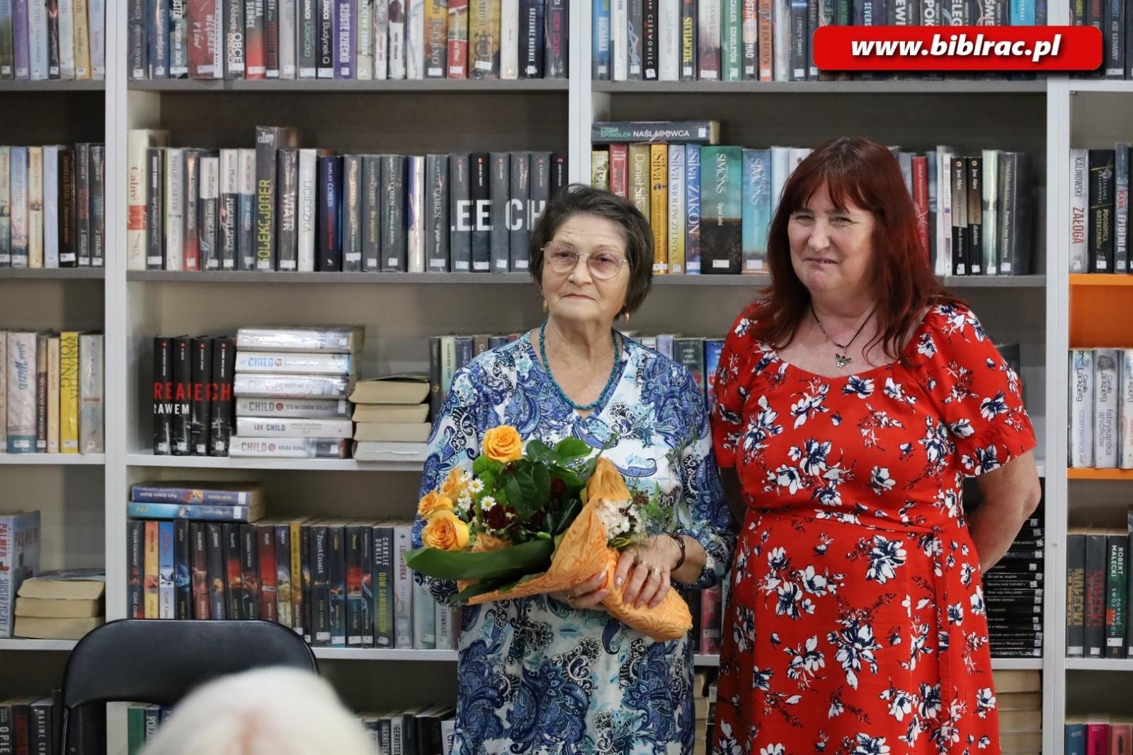 Zdjęcie w galerii na portalu naszraciborz.pl: Wystarczy chwila. Promocja tomiku poezji Jadwigi Wojnowskiej w bibliotece wiadomości z regionu