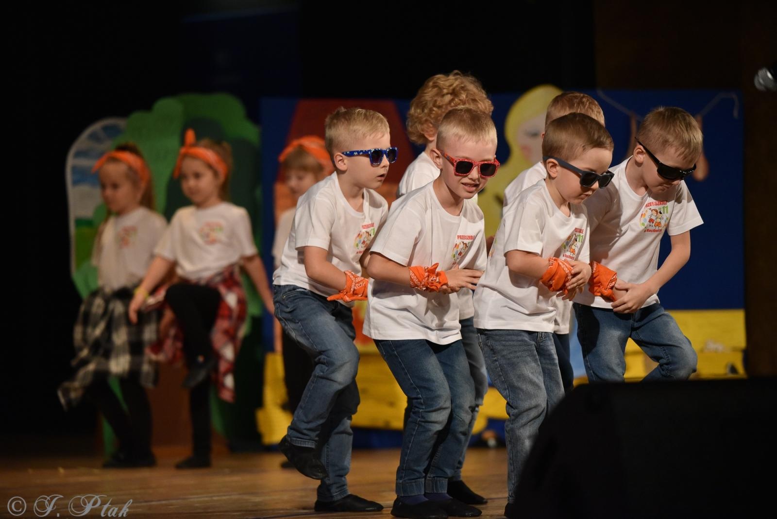 Zdjęcie w galerii na portalu naszraciborz.pl: Gala XIV Mini Festiwalu Przedszkolaków [FOTO i WIDEO] wiadomości z regionu