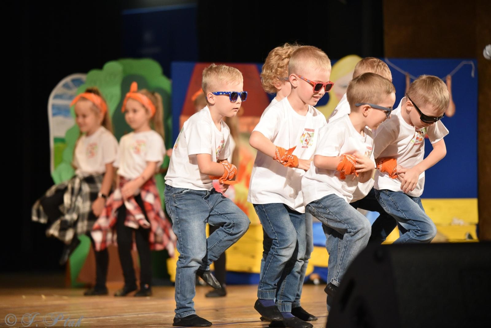 Zdjęcie w galerii na portalu naszraciborz.pl: Gala XIV Mini Festiwalu Przedszkolaków [FOTO i WIDEO] wiadomości z regionu