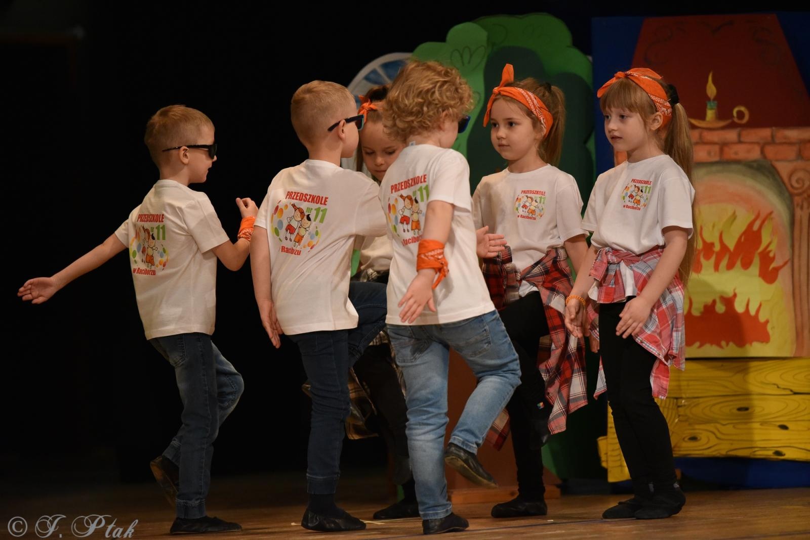 Zdjęcie w galerii na portalu naszraciborz.pl: Gala XIV Mini Festiwalu Przedszkolaków [FOTO i WIDEO] wiadomości z regionu