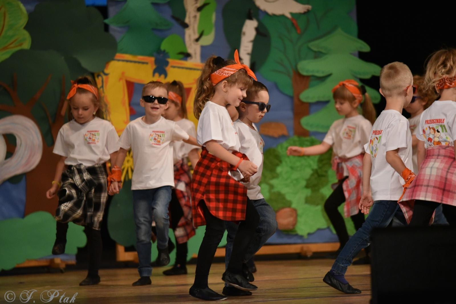 Zdjęcie w galerii na portalu naszraciborz.pl: Gala XIV Mini Festiwalu Przedszkolaków [FOTO i WIDEO] wiadomości z regionu