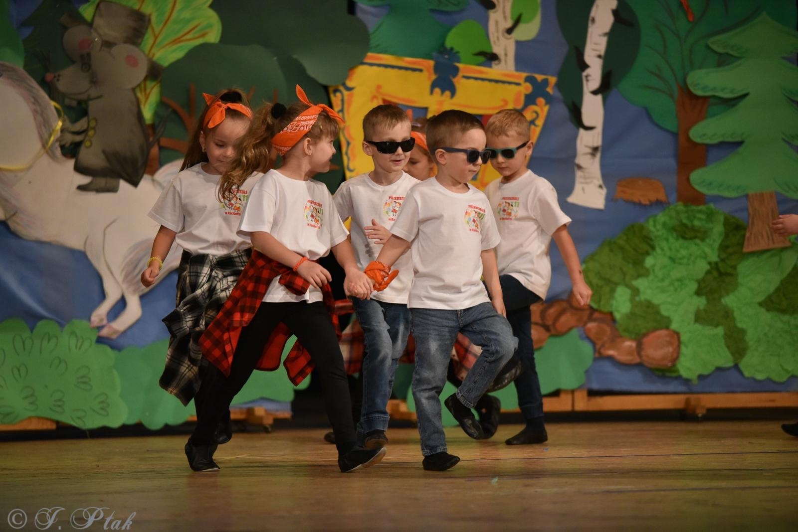 Zdjęcie w galerii na portalu naszraciborz.pl: Gala XIV Mini Festiwalu Przedszkolaków [FOTO i WIDEO] wiadomości z regionu