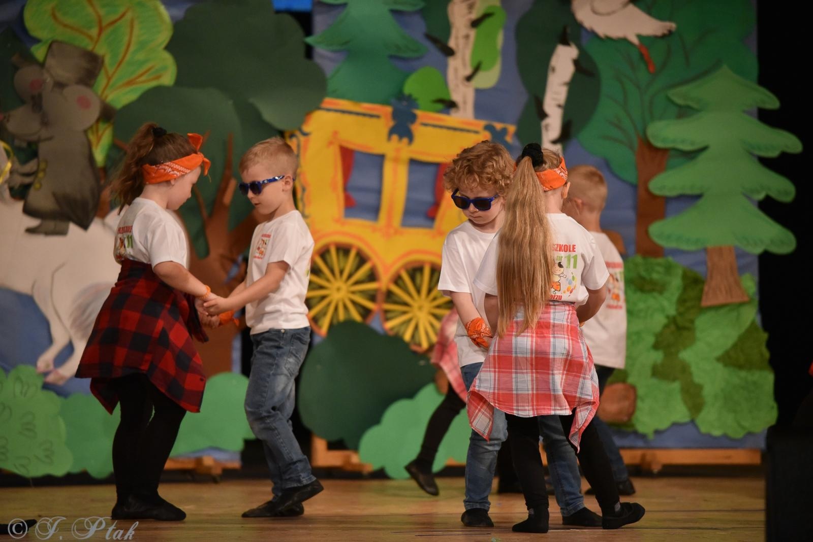 Zdjęcie w galerii na portalu naszraciborz.pl: Gala XIV Mini Festiwalu Przedszkolaków [FOTO i WIDEO] wiadomości z regionu