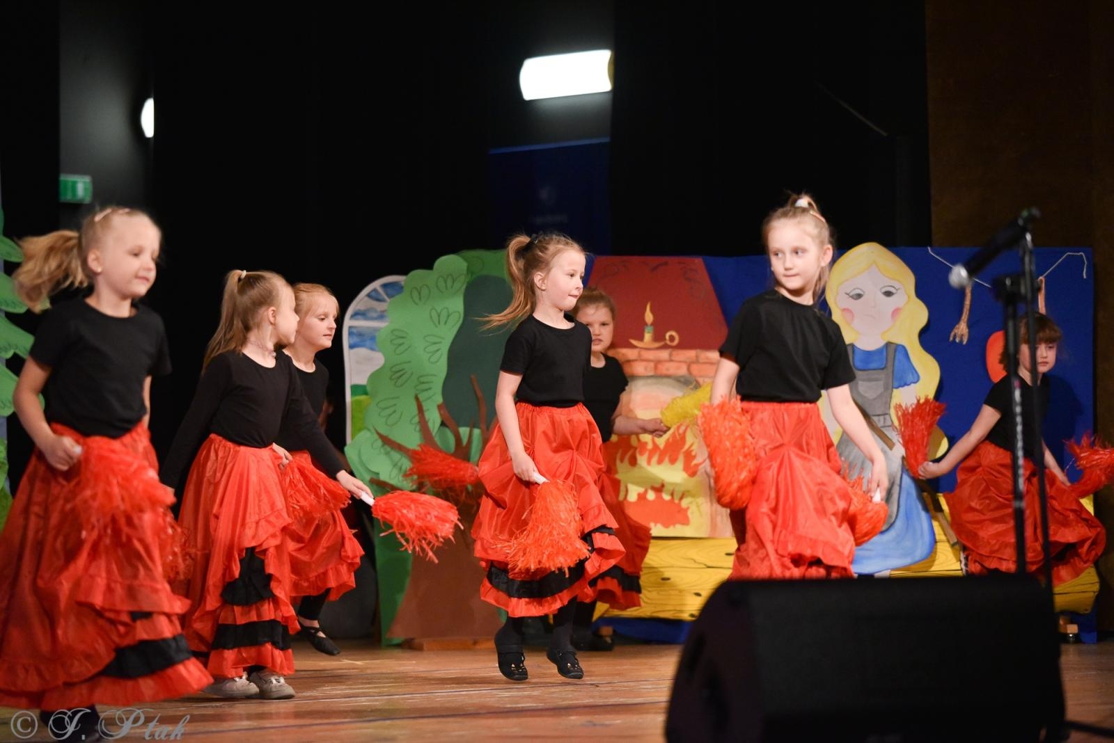 Zdjęcie w galerii na portalu naszraciborz.pl: Gala XIV Mini Festiwalu Przedszkolaków [FOTO i WIDEO] wiadomości z regionu