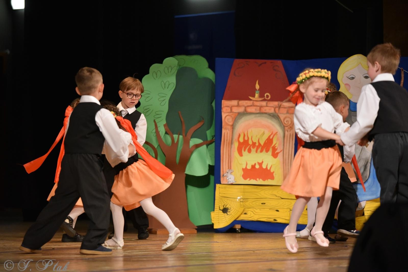 Zdjęcie w galerii na portalu naszraciborz.pl: Gala XIV Mini Festiwalu Przedszkolaków [FOTO i WIDEO] wiadomości z regionu