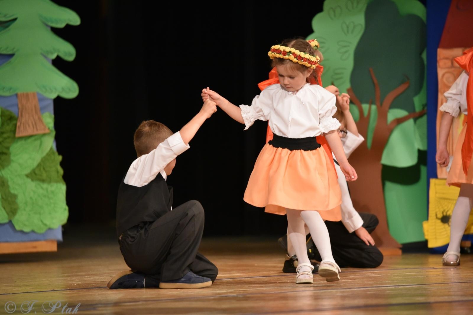 Zdjęcie w galerii na portalu naszraciborz.pl: Gala XIV Mini Festiwalu Przedszkolaków [FOTO i WIDEO] wiadomości z regionu