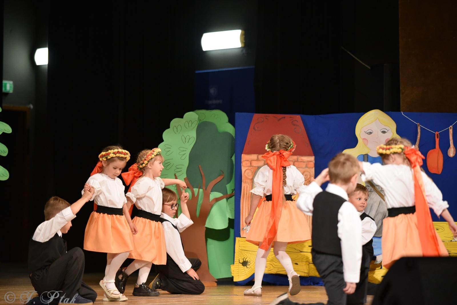 Zdjęcie w galerii na portalu naszraciborz.pl: Gala XIV Mini Festiwalu Przedszkolaków [FOTO i WIDEO] wiadomości z regionu