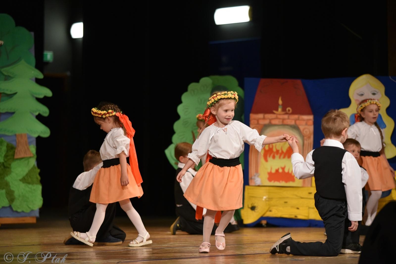 Zdjęcie w galerii na portalu naszraciborz.pl: Gala XIV Mini Festiwalu Przedszkolaków [FOTO i WIDEO] wiadomości z regionu