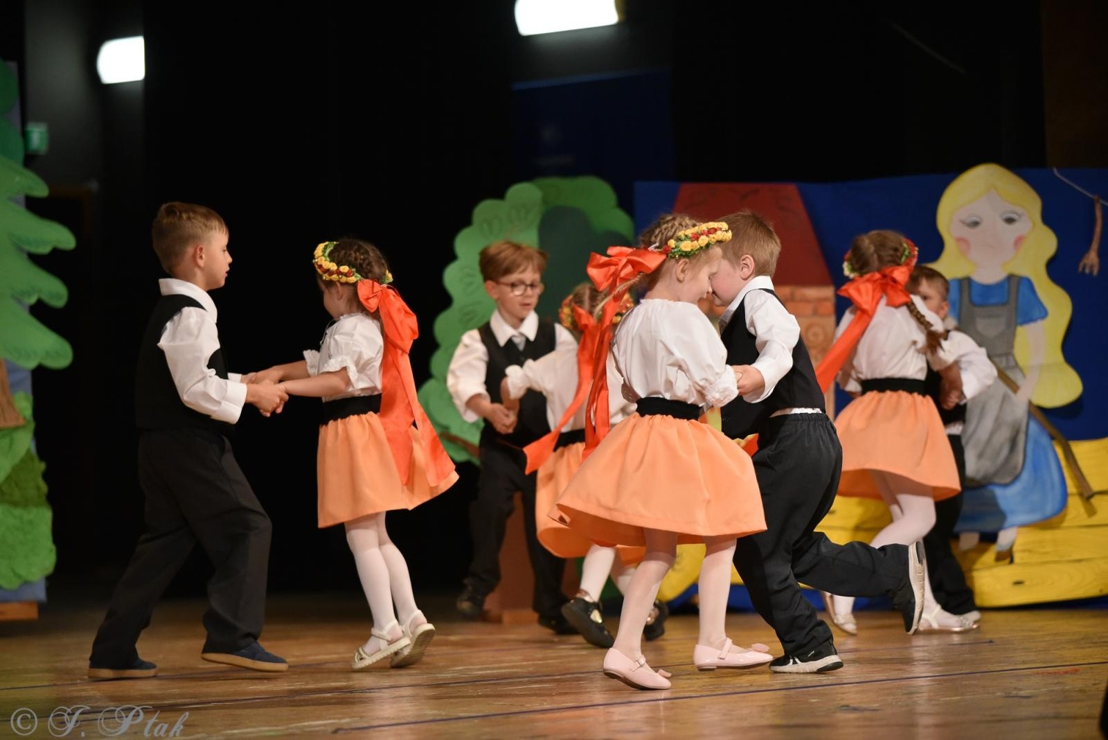 Zdjęcie w galerii na portalu naszraciborz.pl: Gala XIV Mini Festiwalu Przedszkolaków [FOTO i WIDEO] wiadomości z regionu