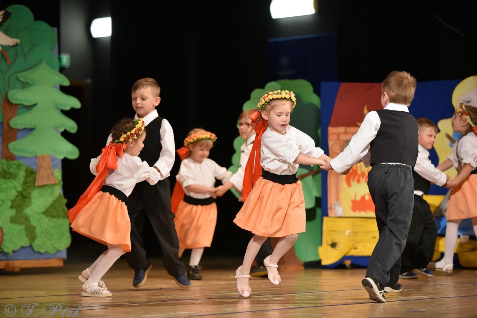 Zdjęcie w galerii na portalu naszraciborz.pl: Gala XIV Mini Festiwalu Przedszkolaków [FOTO i WIDEO] wiadomości z regionu