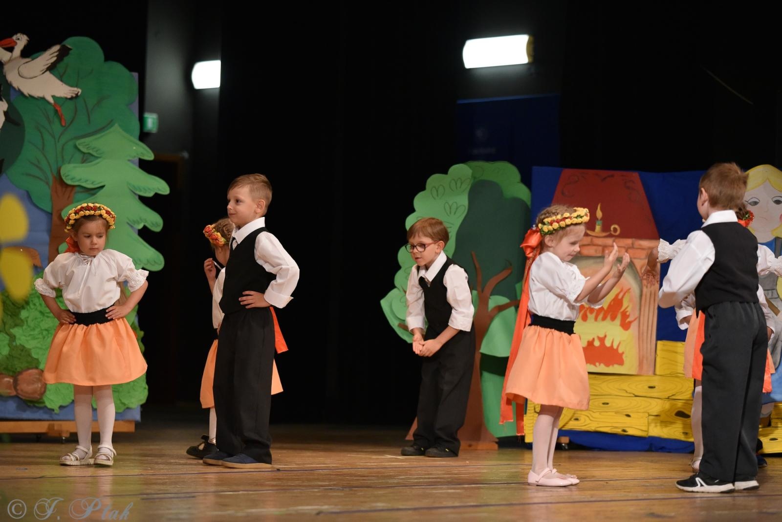 Zdjęcie w galerii na portalu naszraciborz.pl: Gala XIV Mini Festiwalu Przedszkolaków [FOTO i WIDEO] wiadomości z regionu