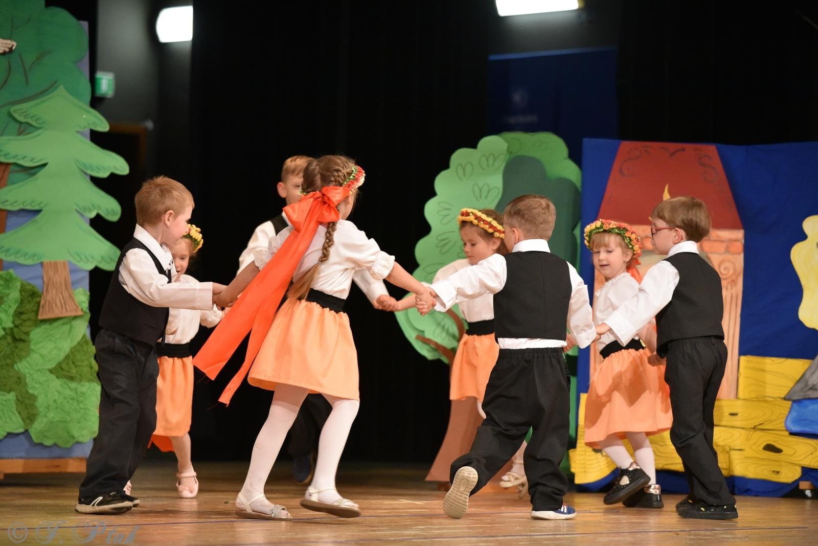 Zdjęcie w galerii na portalu naszraciborz.pl: Gala XIV Mini Festiwalu Przedszkolaków [FOTO i WIDEO] wiadomości z regionu