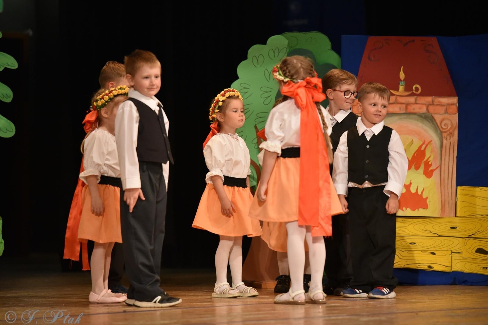 Zdjęcie w galerii na portalu naszraciborz.pl: Gala XIV Mini Festiwalu Przedszkolaków [FOTO i WIDEO] wiadomości z regionu