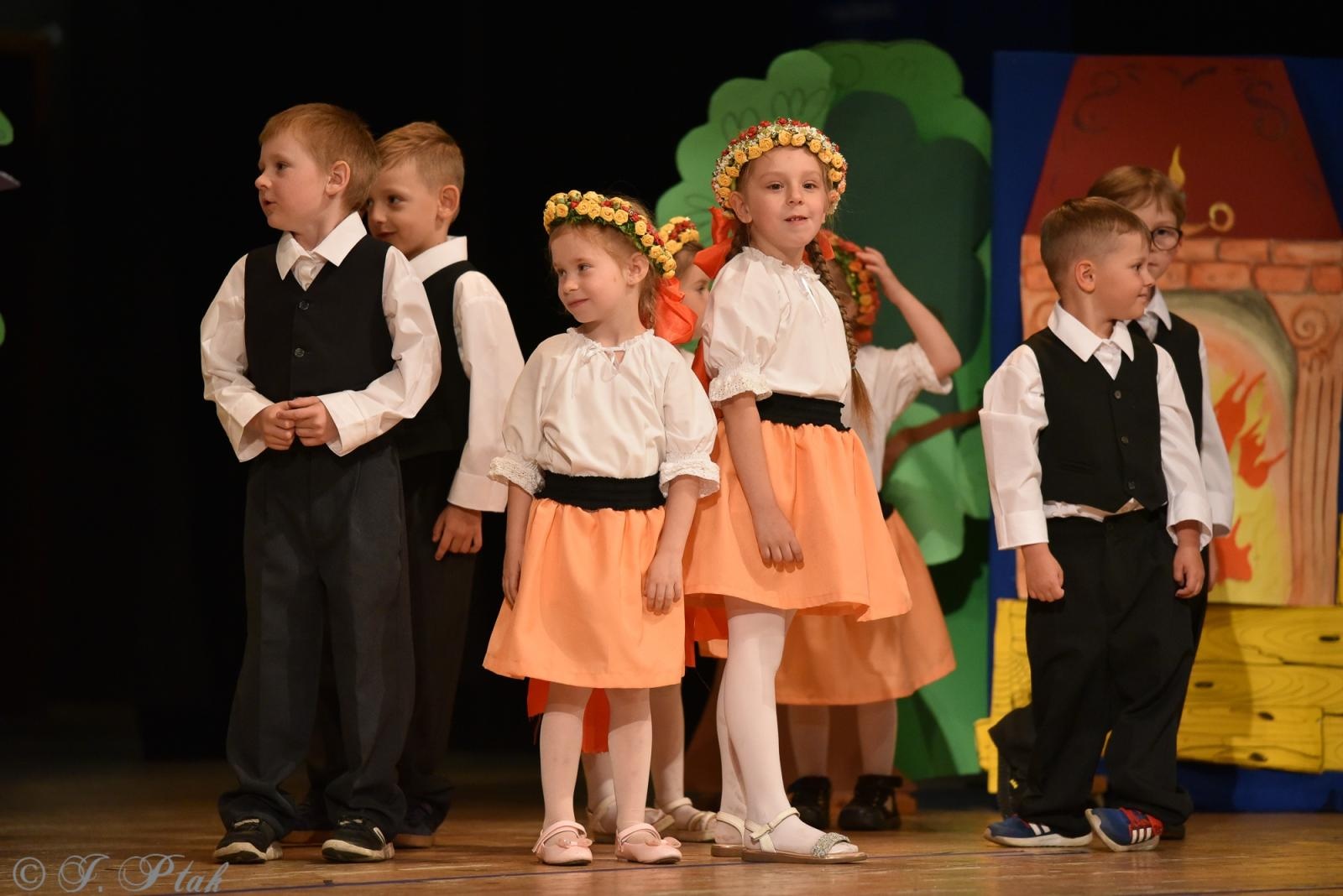 Zdjęcie w galerii na portalu naszraciborz.pl: Gala XIV Mini Festiwalu Przedszkolaków [FOTO i WIDEO] wiadomości z regionu