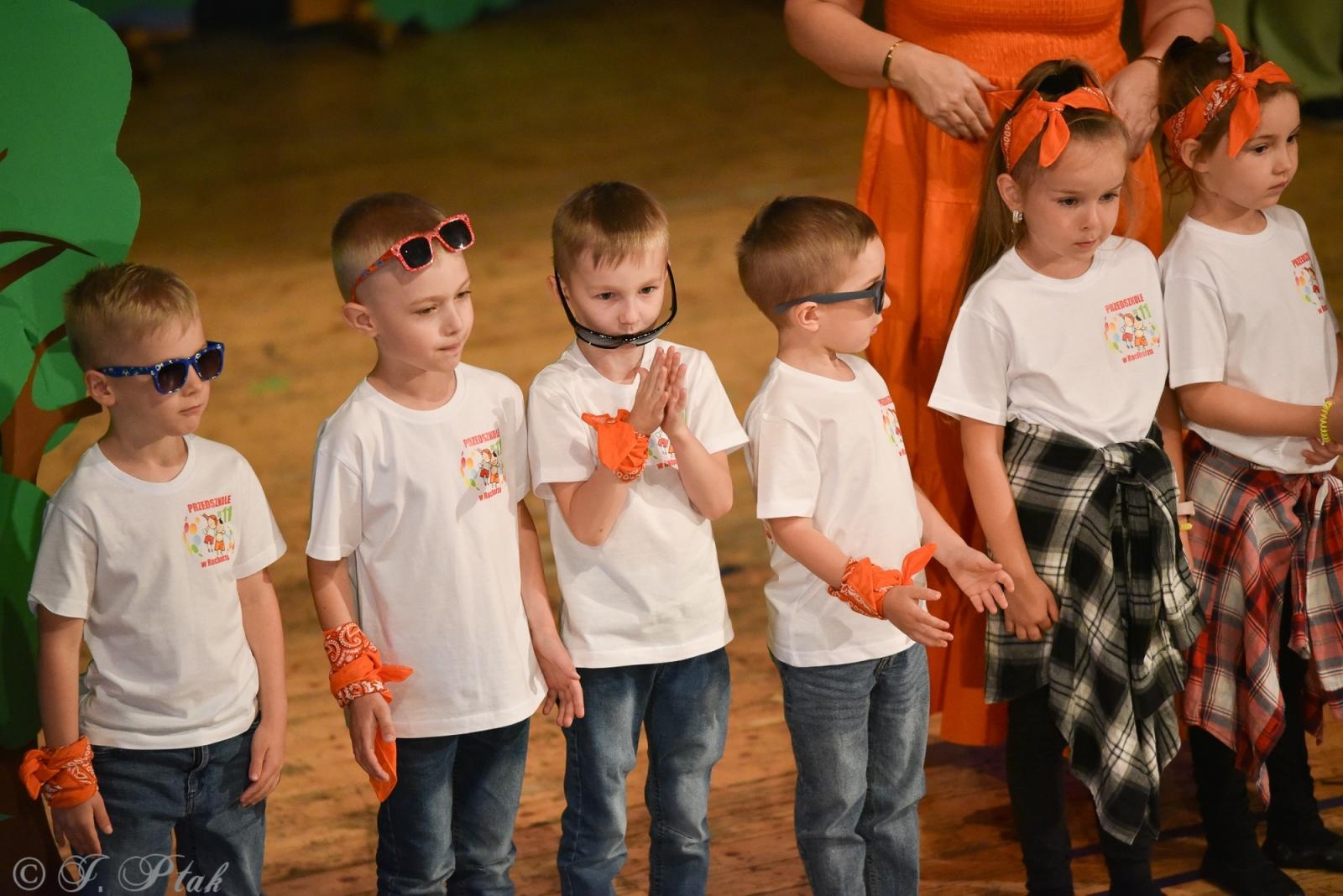 Zdjęcie w galerii na portalu naszraciborz.pl: Gala XIV Mini Festiwalu Przedszkolaków [FOTO i WIDEO] wiadomości z regionu