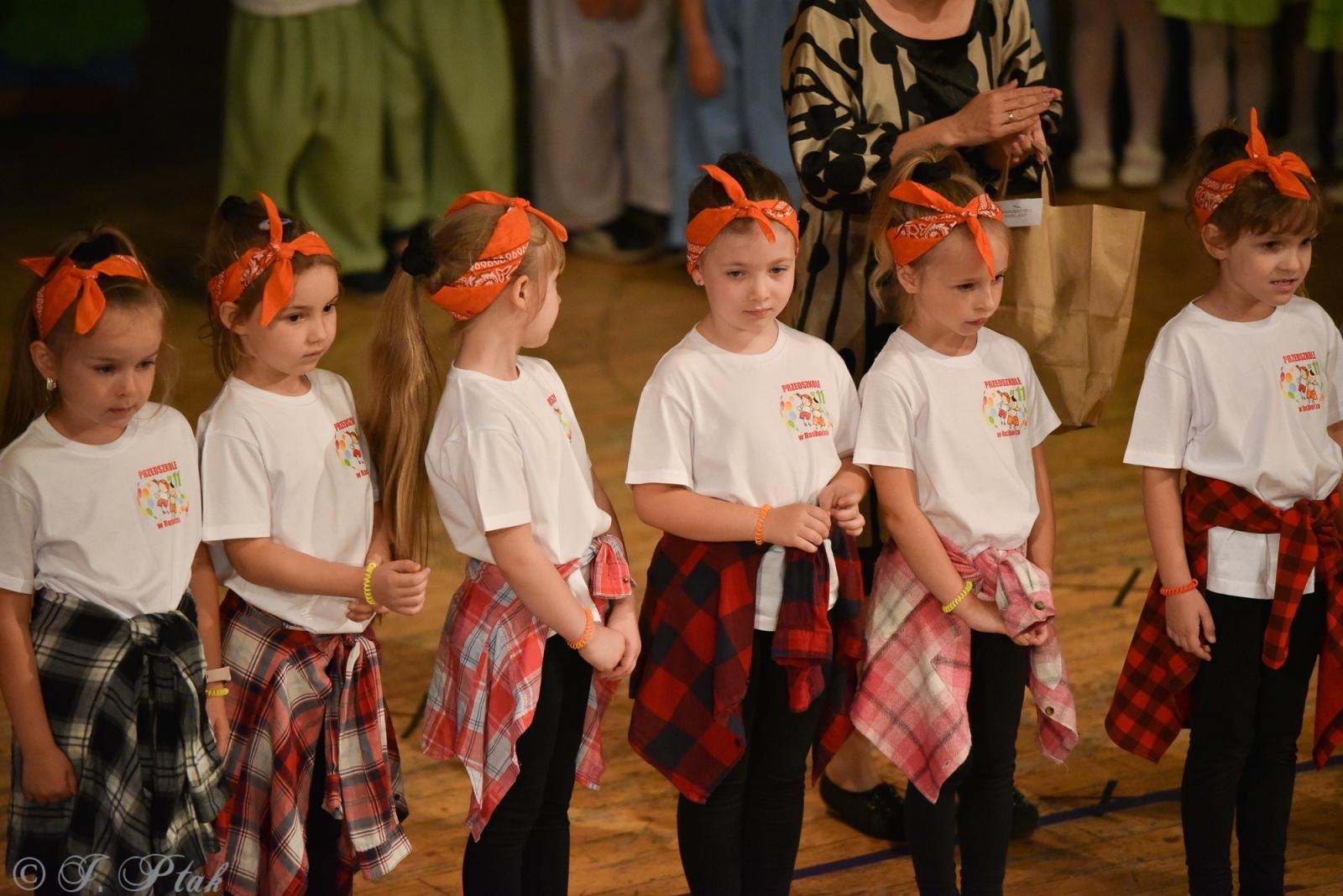 Zdjęcie w galerii na portalu naszraciborz.pl: Gala XIV Mini Festiwalu Przedszkolaków [FOTO i WIDEO] wiadomości z regionu