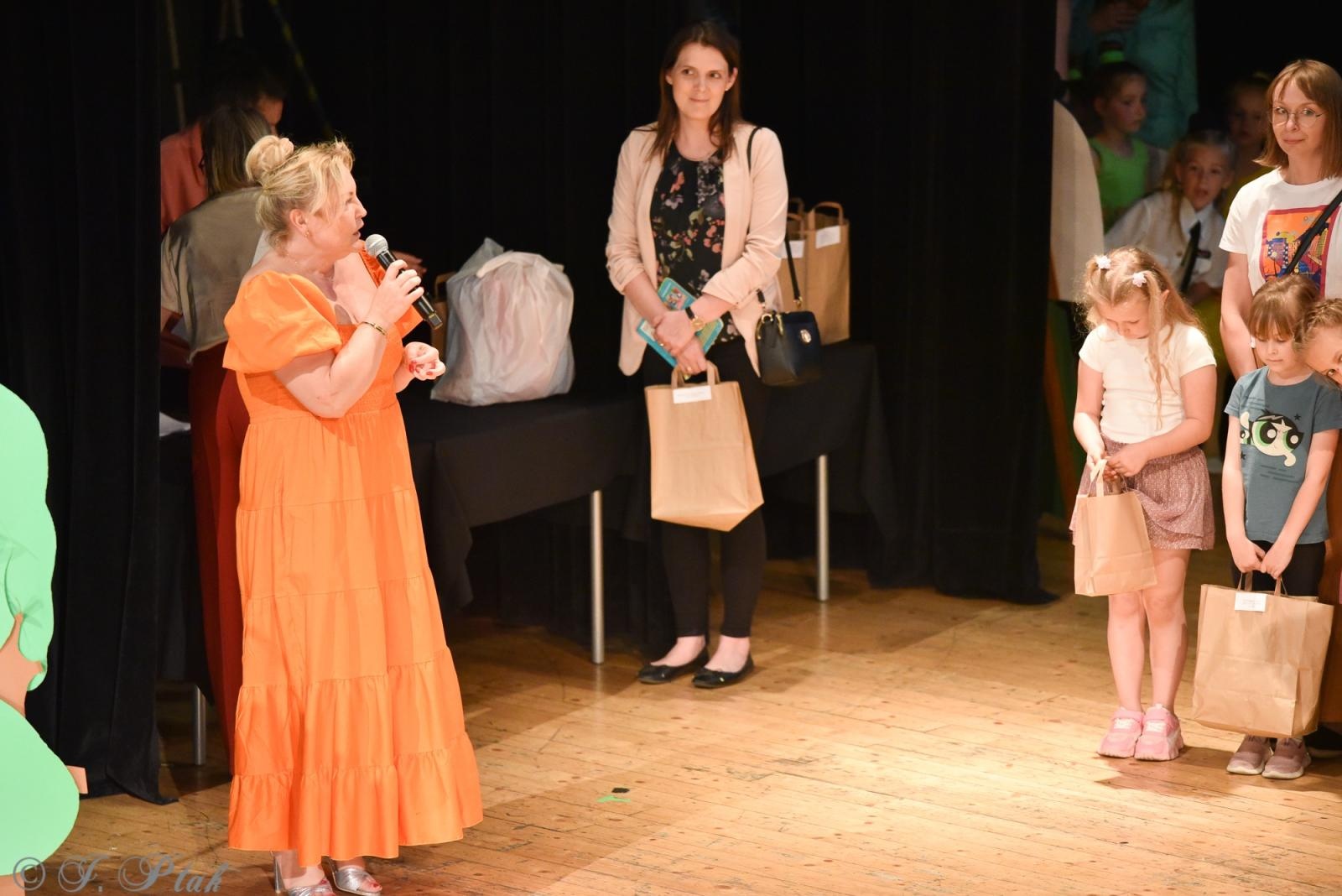 Zdjęcie w galerii na portalu naszraciborz.pl: Gala XIV Mini Festiwalu Przedszkolaków [FOTO i WIDEO] wiadomości z regionu