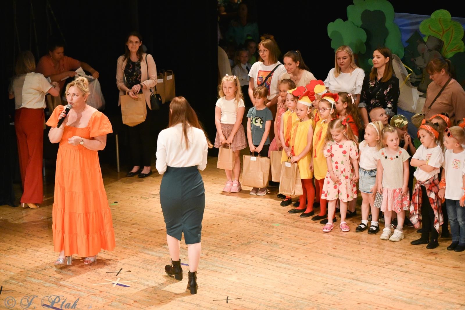 Zdjęcie w galerii na portalu naszraciborz.pl: Gala XIV Mini Festiwalu Przedszkolaków [FOTO i WIDEO] wiadomości z regionu