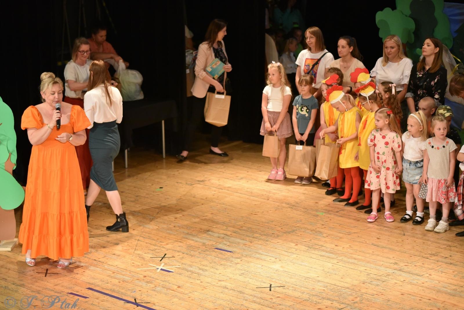 Zdjęcie w galerii na portalu naszraciborz.pl: Gala XIV Mini Festiwalu Przedszkolaków [FOTO i WIDEO] wiadomości z regionu