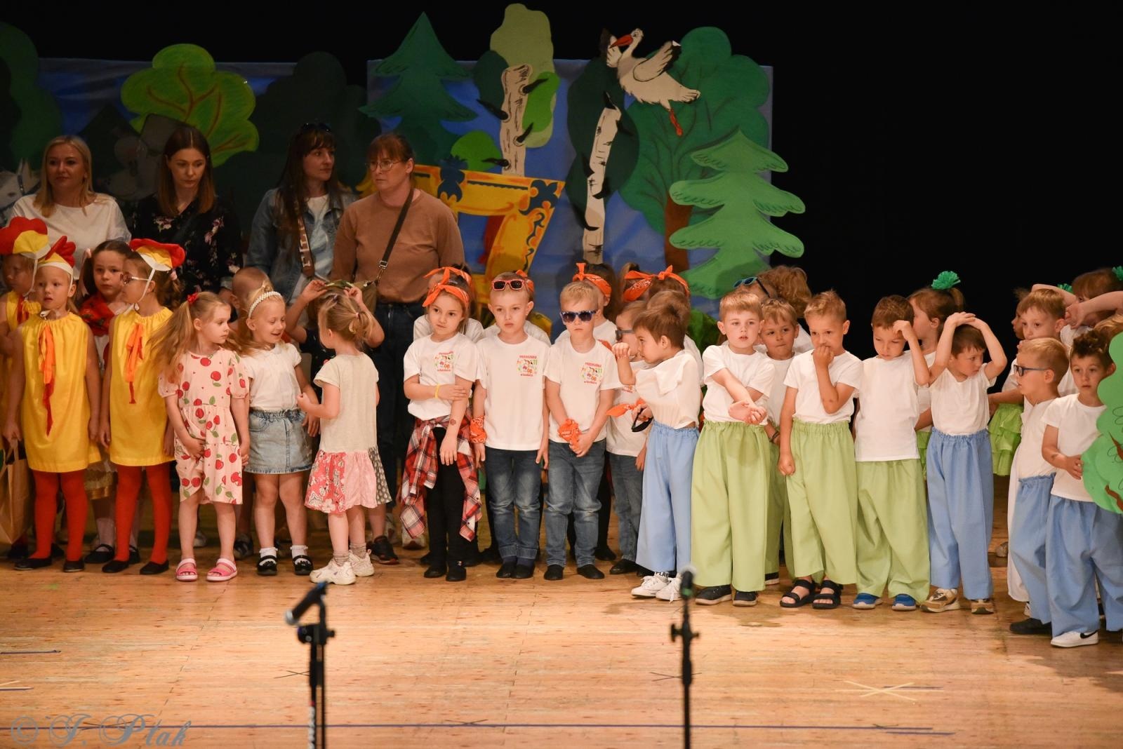 Zdjęcie w galerii na portalu naszraciborz.pl: Gala XIV Mini Festiwalu Przedszkolaków [FOTO i WIDEO] wiadomości z regionu