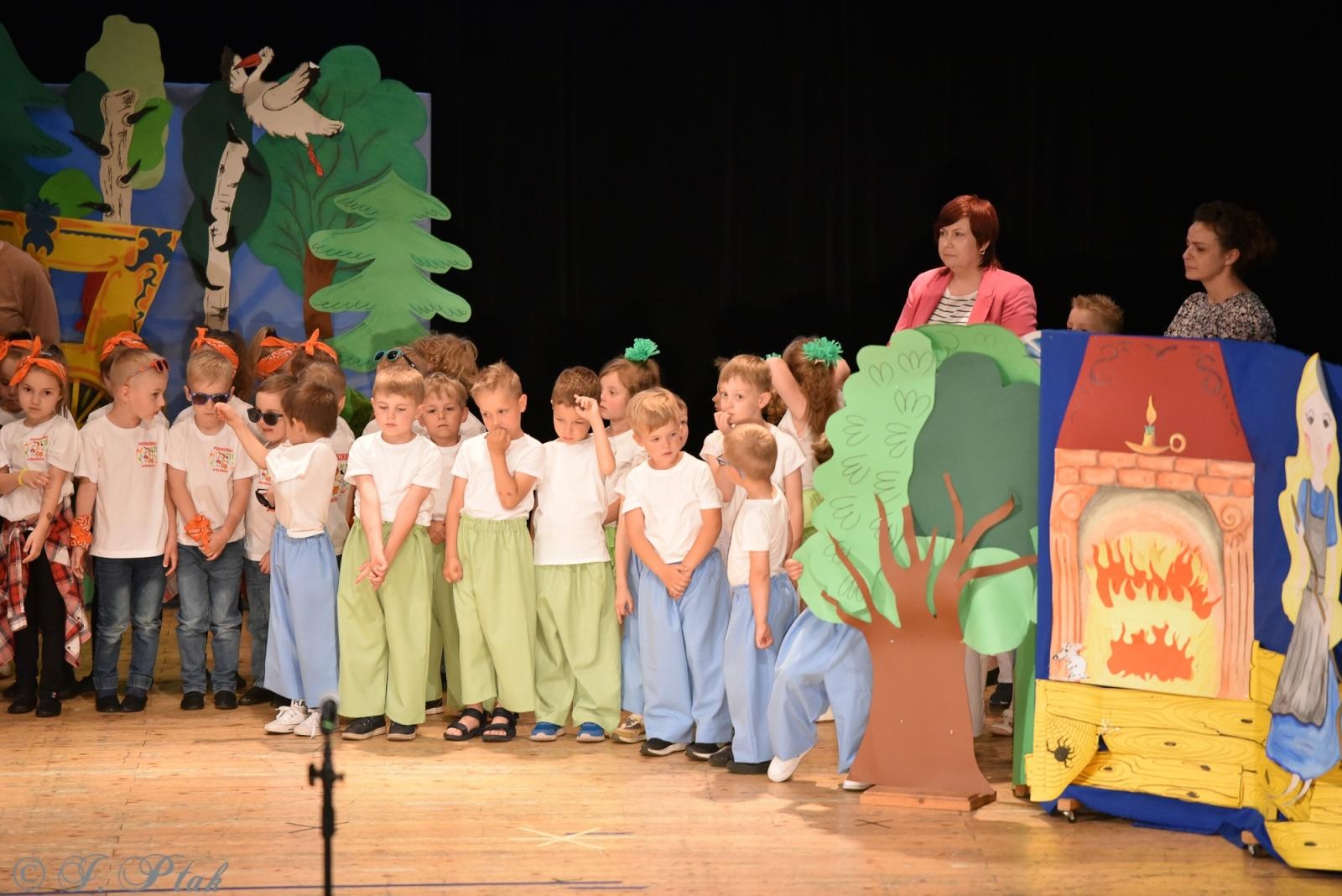 Zdjęcie w galerii na portalu naszraciborz.pl: Gala XIV Mini Festiwalu Przedszkolaków [FOTO i WIDEO] wiadomości z regionu