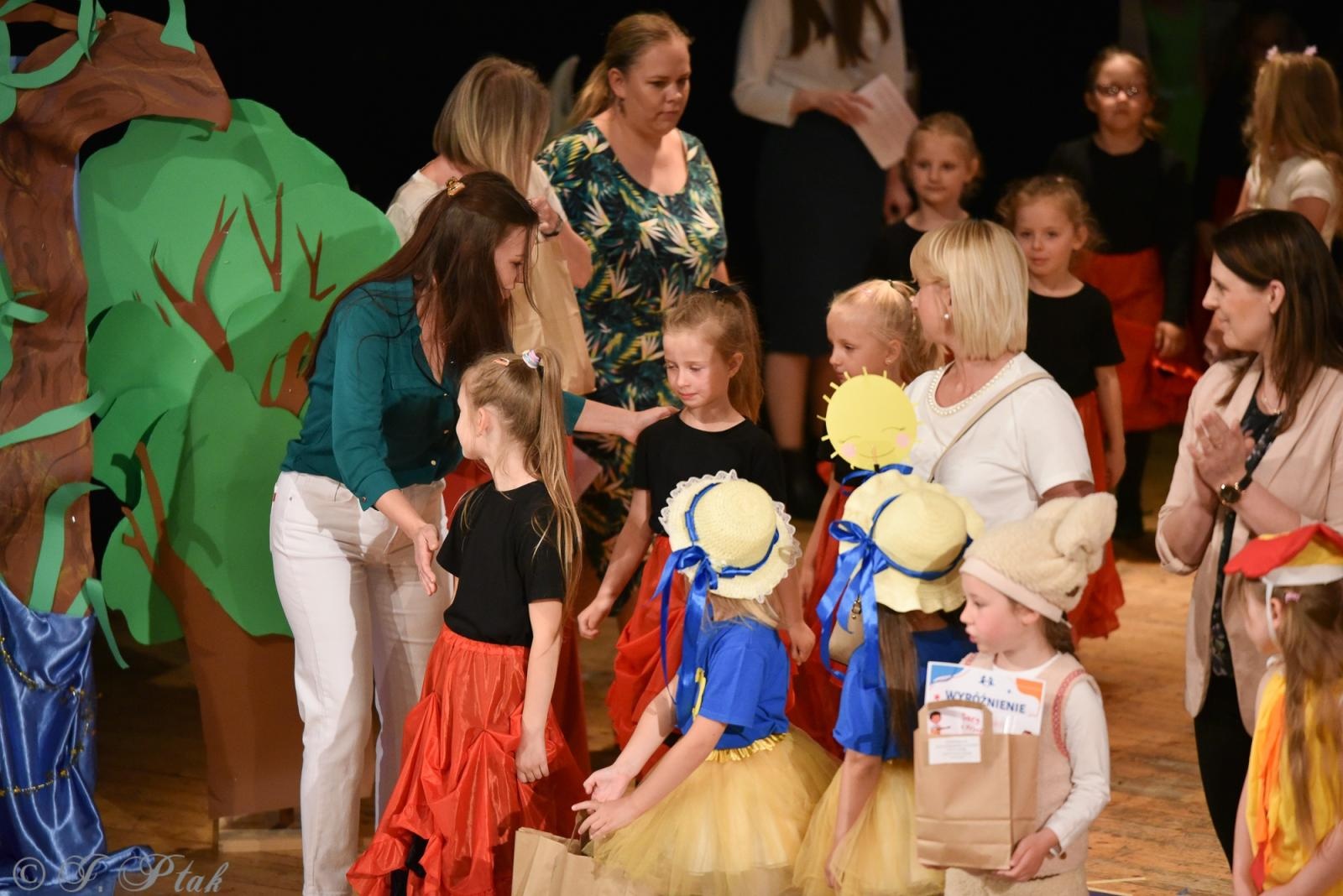 Zdjęcie w galerii na portalu naszraciborz.pl: Gala XIV Mini Festiwalu Przedszkolaków [FOTO i WIDEO] wiadomości z regionu