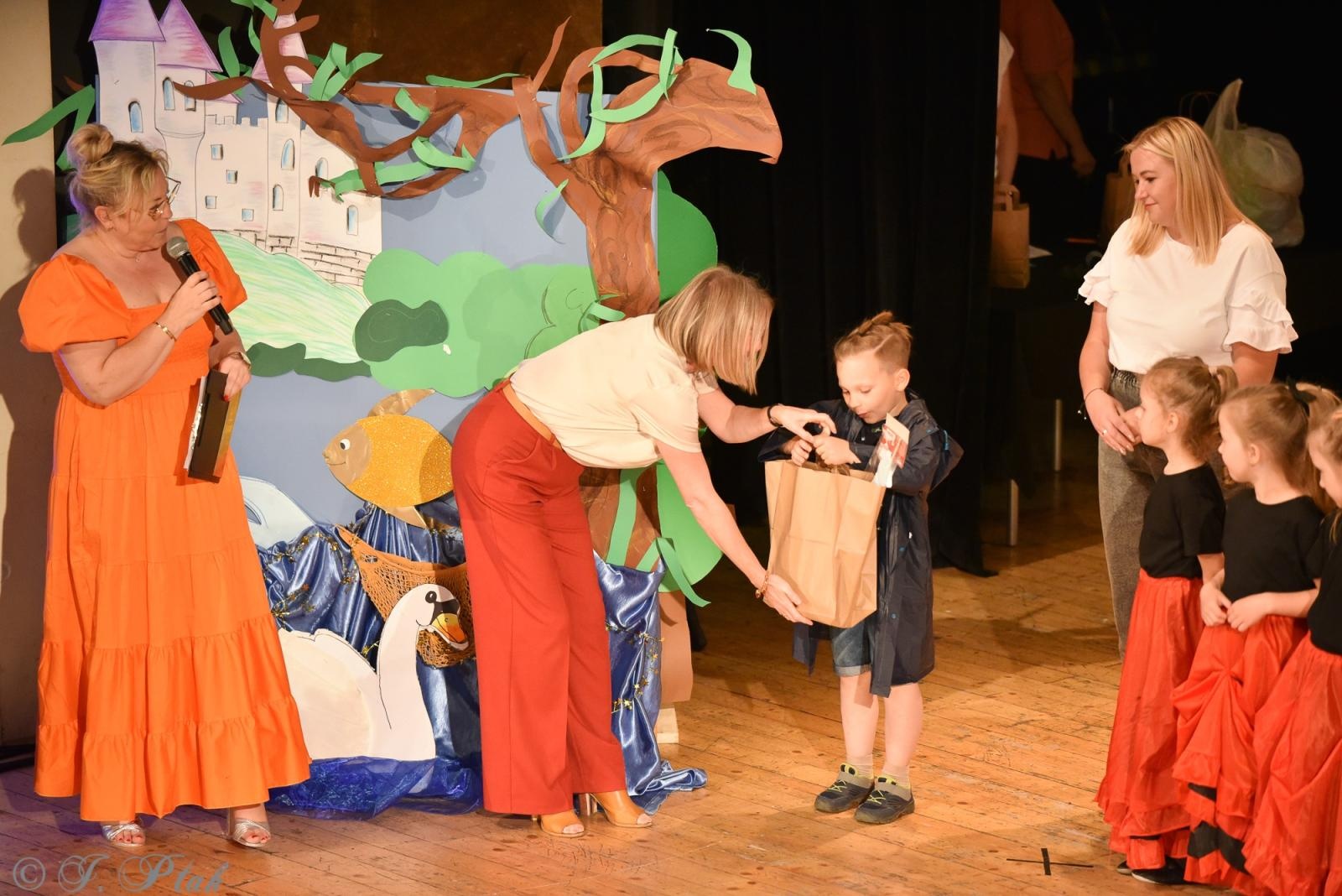 Zdjęcie w galerii na portalu naszraciborz.pl: Gala XIV Mini Festiwalu Przedszkolaków [FOTO i WIDEO] wiadomości z regionu