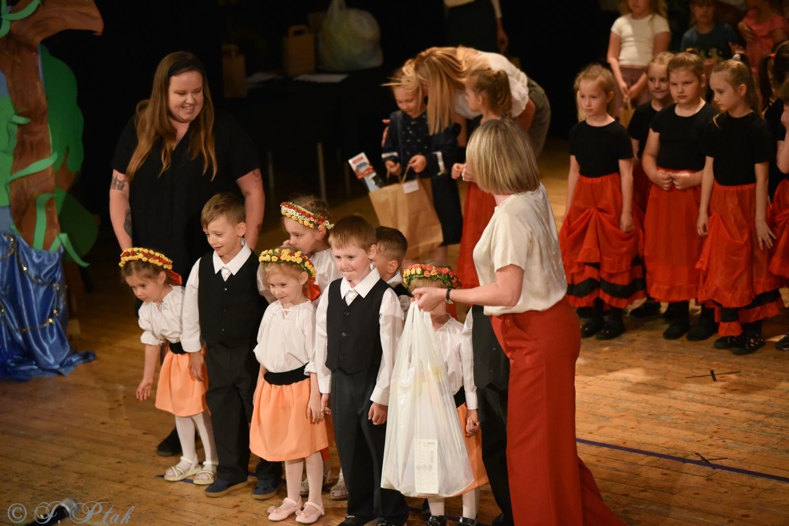 Zdjęcie w galerii na portalu naszraciborz.pl: Gala XIV Mini Festiwalu Przedszkolaków [FOTO i WIDEO] wiadomości z regionu