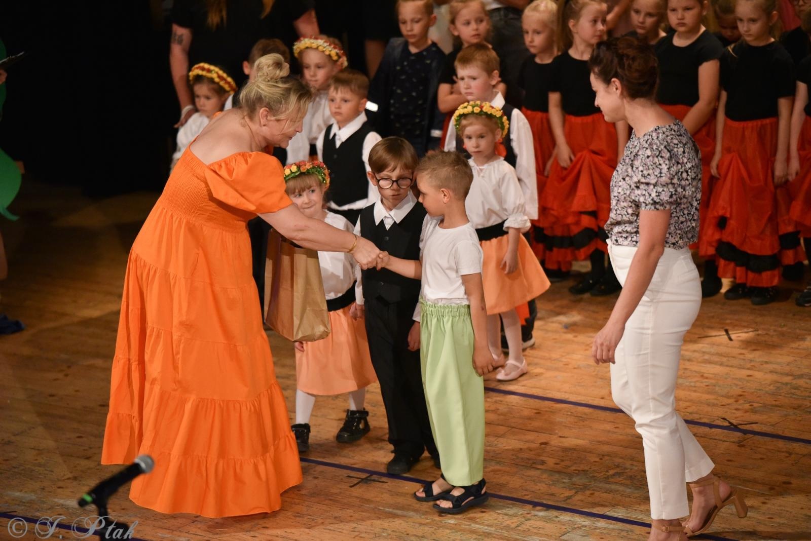 Zdjęcie w galerii na portalu naszraciborz.pl: Gala XIV Mini Festiwalu Przedszkolaków [FOTO i WIDEO] wiadomości z regionu