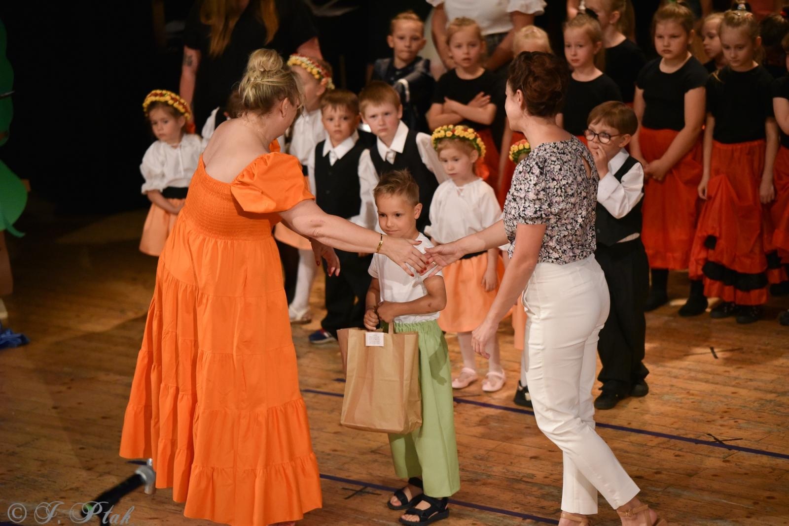 Zdjęcie w galerii na portalu naszraciborz.pl: Gala XIV Mini Festiwalu Przedszkolaków [FOTO i WIDEO] wiadomości z regionu