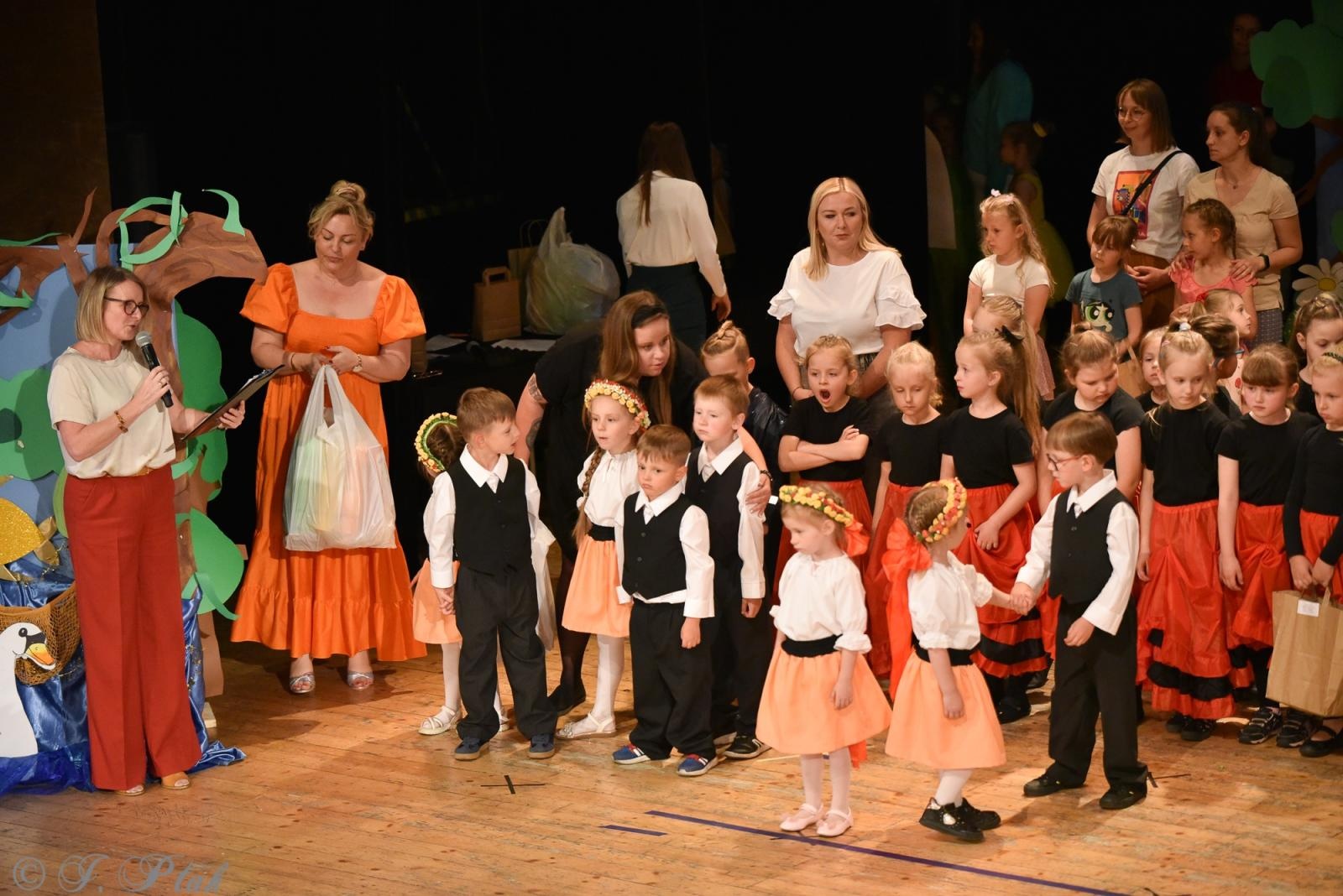 Zdjęcie w galerii na portalu naszraciborz.pl: Gala XIV Mini Festiwalu Przedszkolaków [FOTO i WIDEO] wiadomości z regionu