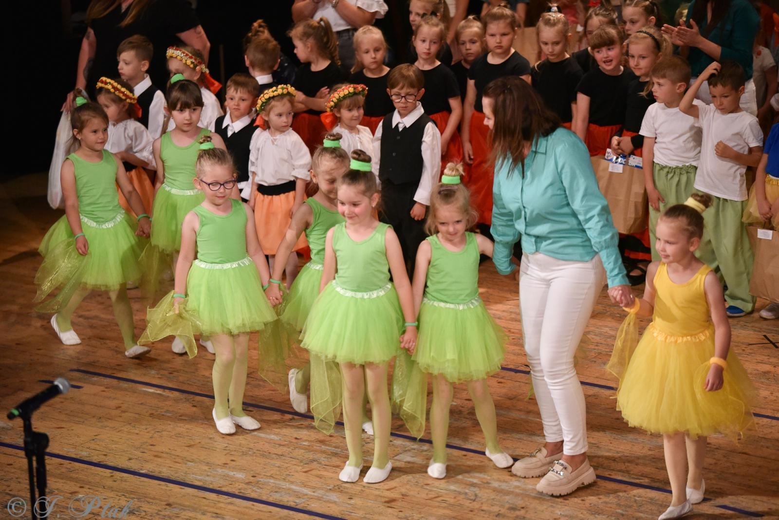 Zdjęcie w galerii na portalu naszraciborz.pl: Gala XIV Mini Festiwalu Przedszkolaków [FOTO i WIDEO] wiadomości z regionu