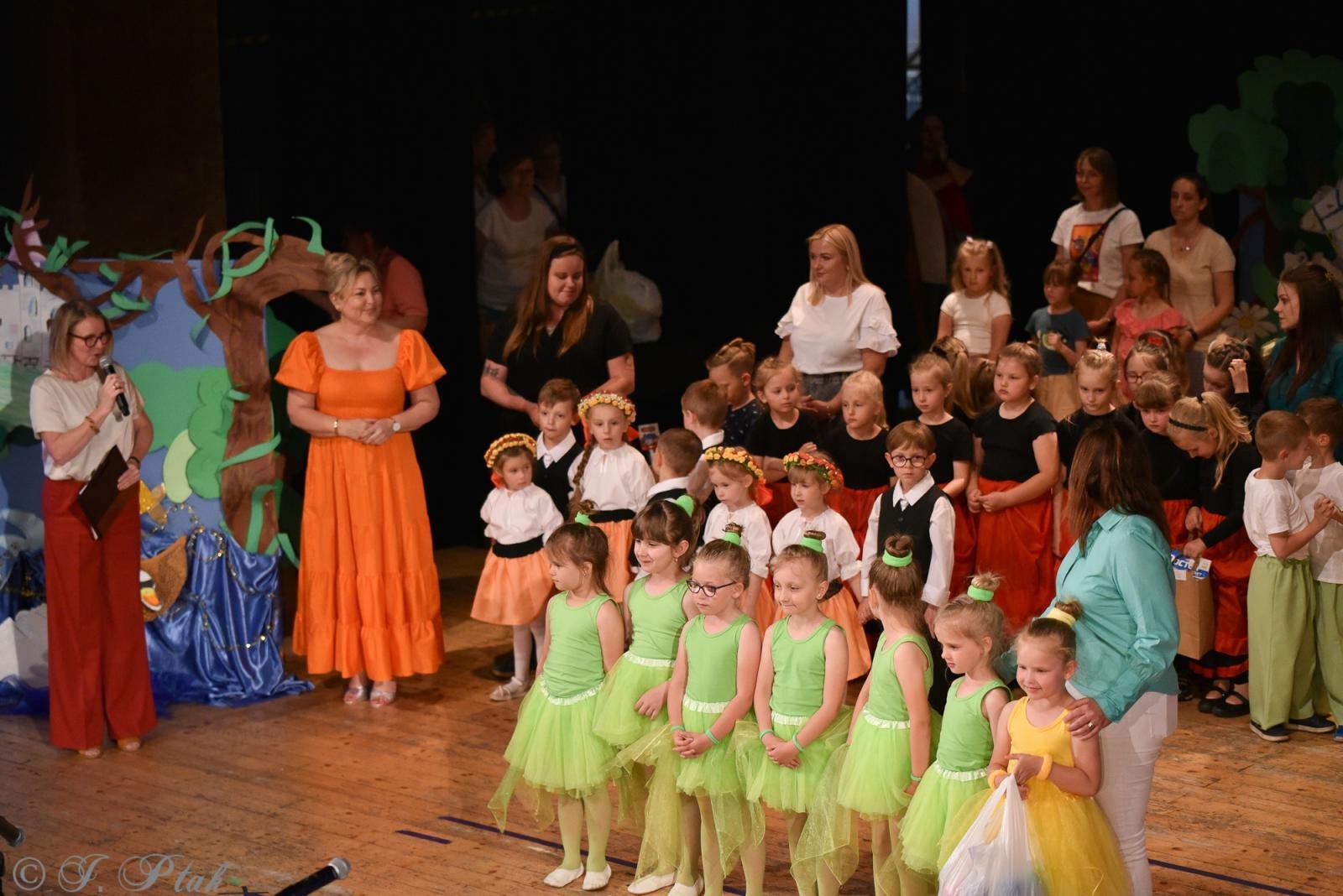 Zdjęcie w galerii na portalu naszraciborz.pl: Gala XIV Mini Festiwalu Przedszkolaków [FOTO i WIDEO] wiadomości z regionu