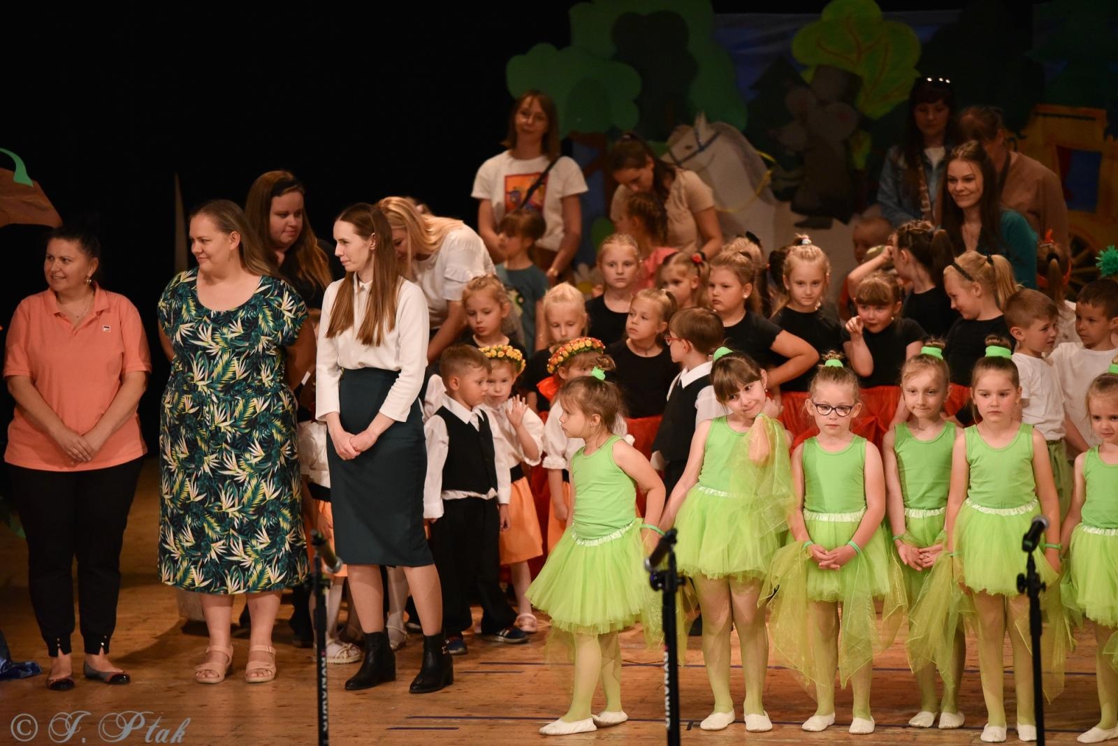 Zdjęcie w galerii na portalu naszraciborz.pl: Gala XIV Mini Festiwalu Przedszkolaków [FOTO i WIDEO] wiadomości z regionu