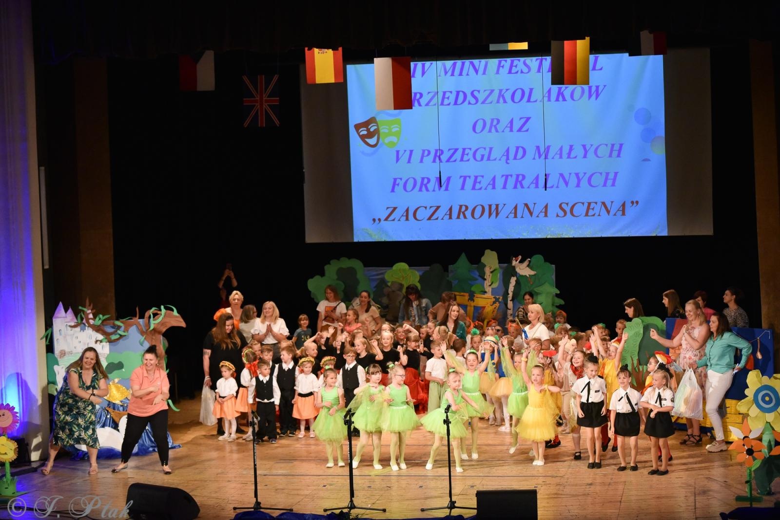 Zdjęcie w galerii na portalu naszraciborz.pl: Gala XIV Mini Festiwalu Przedszkolaków [FOTO i WIDEO] wiadomości z regionu