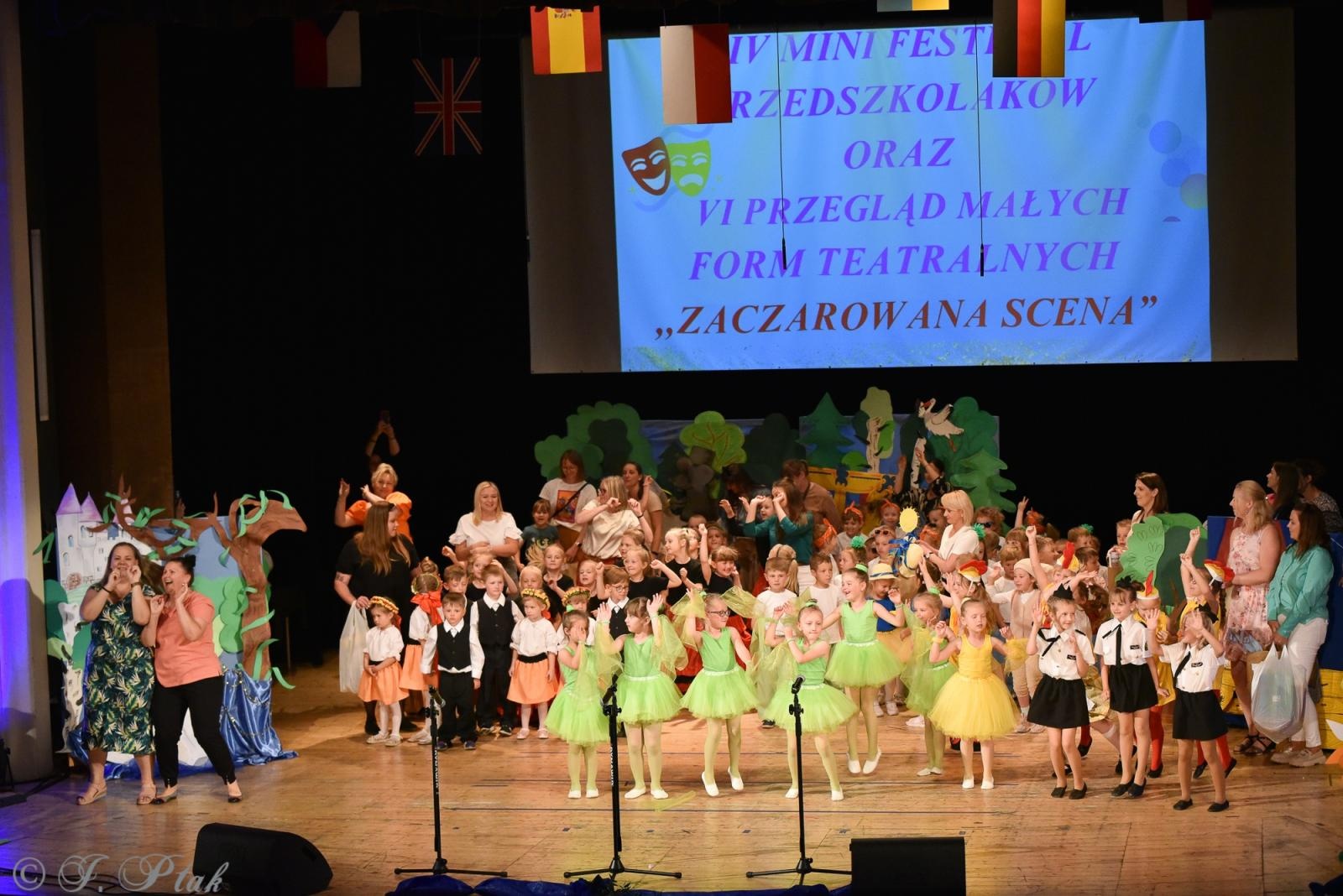 Zdjęcie w galerii na portalu naszraciborz.pl: Gala XIV Mini Festiwalu Przedszkolaków [FOTO i WIDEO] wiadomości z regionu