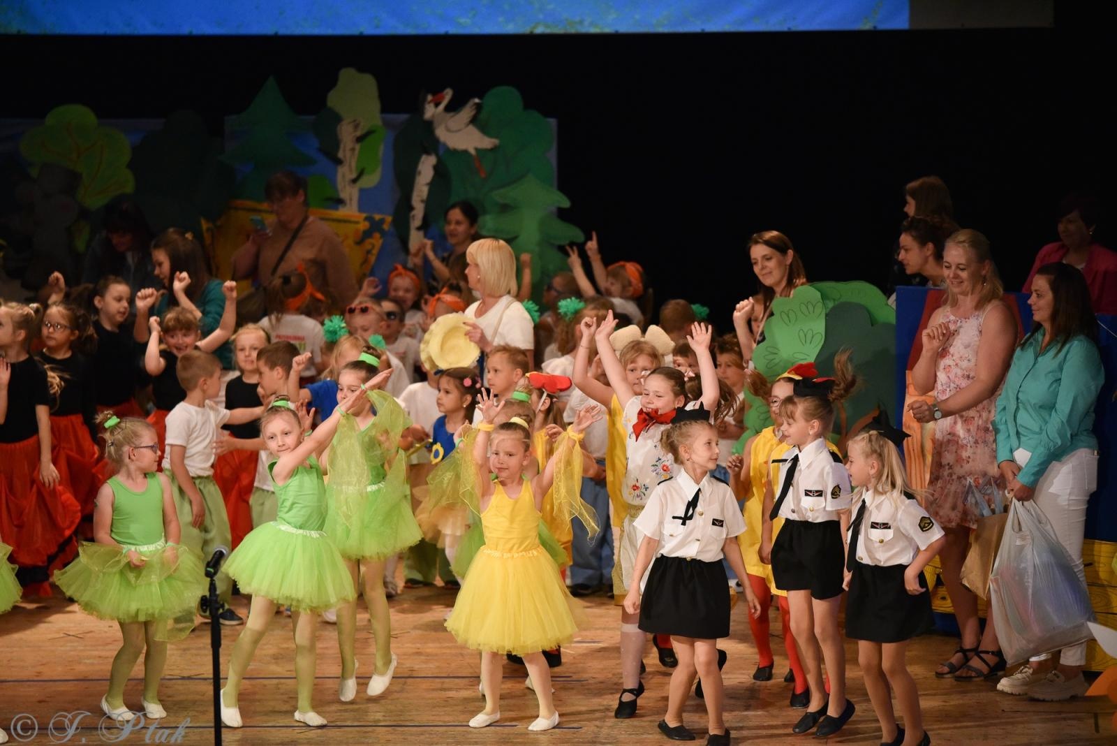 Zdjęcie w galerii na portalu naszraciborz.pl: Gala XIV Mini Festiwalu Przedszkolaków [FOTO i WIDEO] wiadomości z regionu