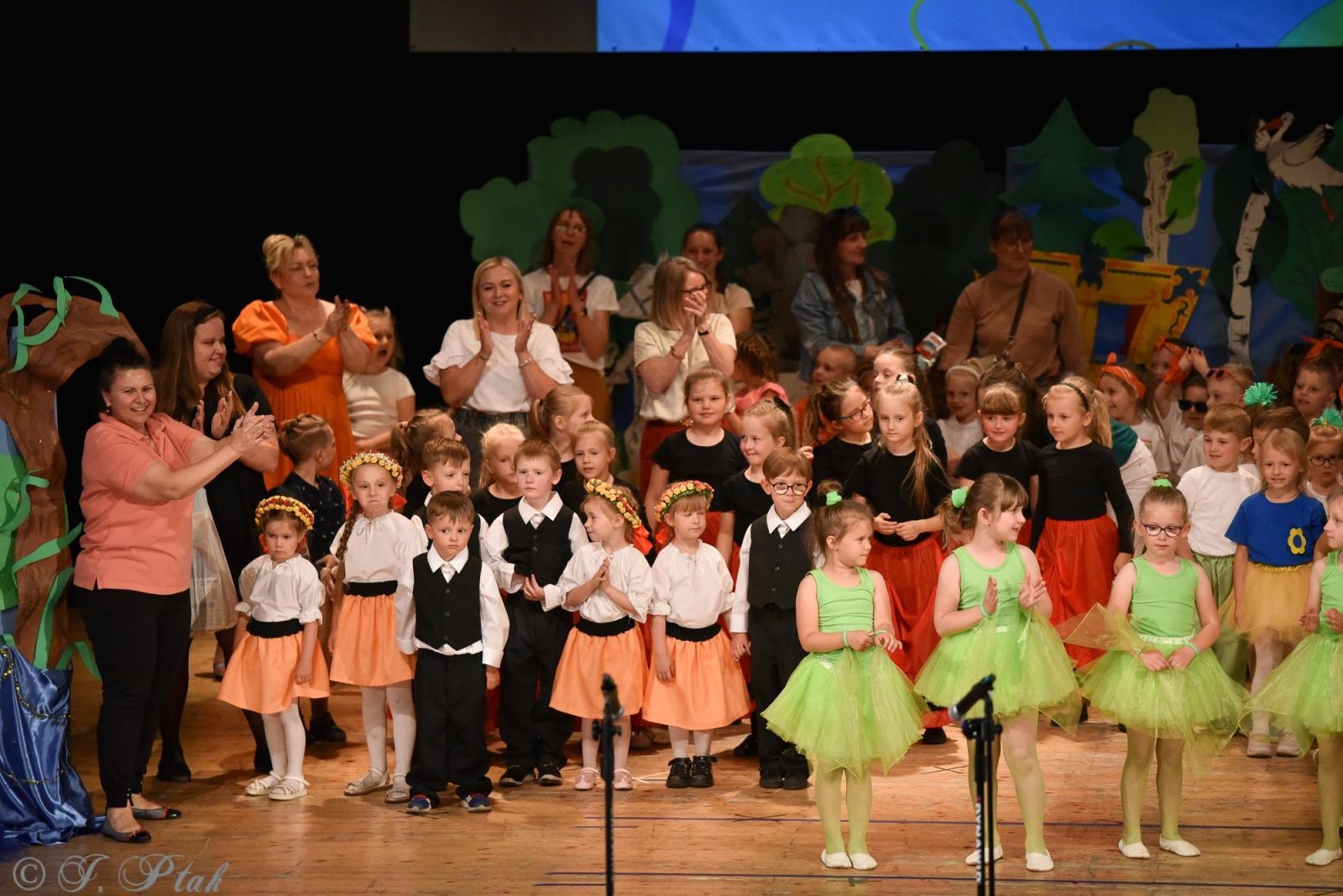 Zdjęcie w galerii na portalu naszraciborz.pl: Gala XIV Mini Festiwalu Przedszkolaków [FOTO i WIDEO] wiadomości z regionu