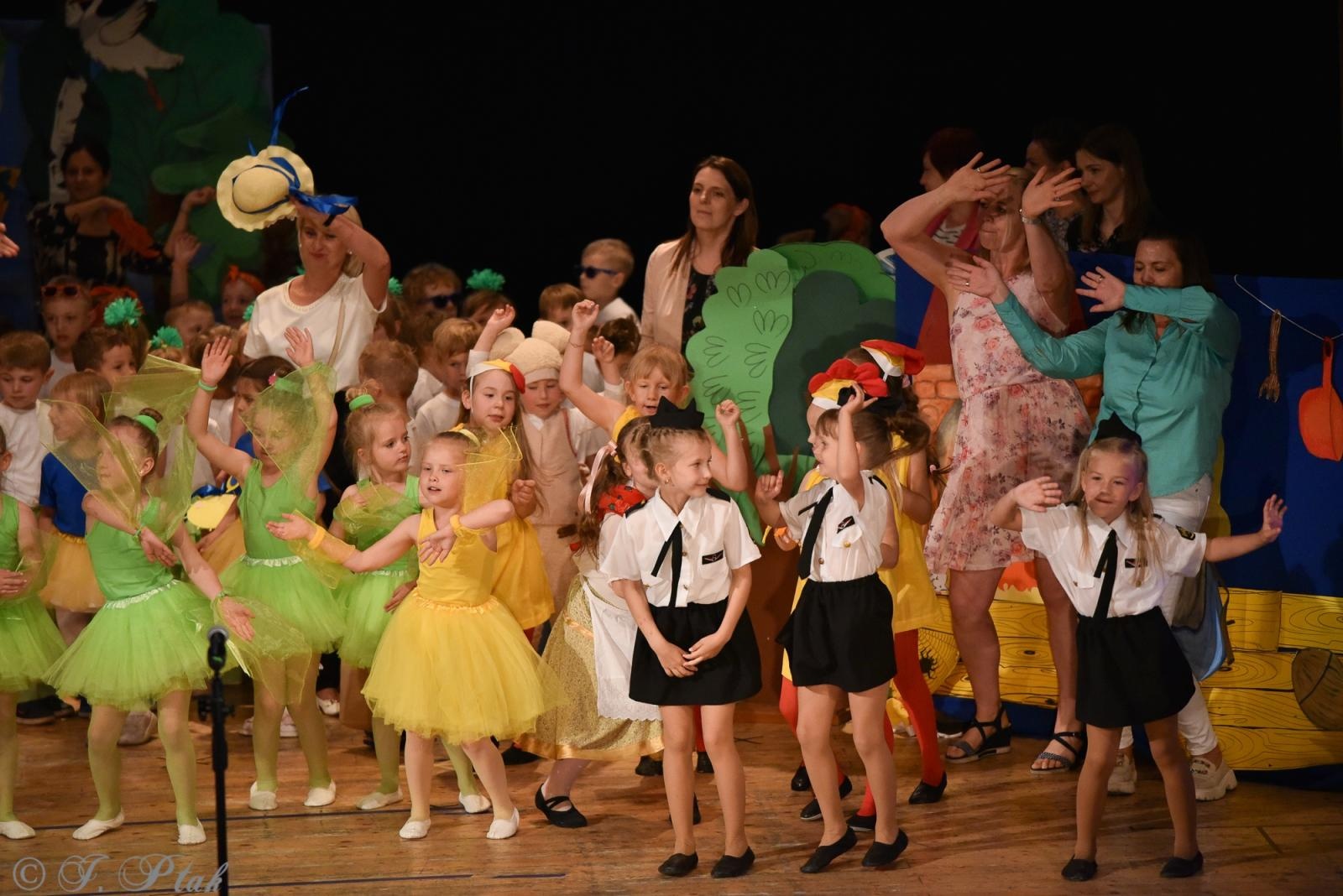 Zdjęcie w galerii na portalu naszraciborz.pl: Gala XIV Mini Festiwalu Przedszkolaków [FOTO i WIDEO] wiadomości z regionu