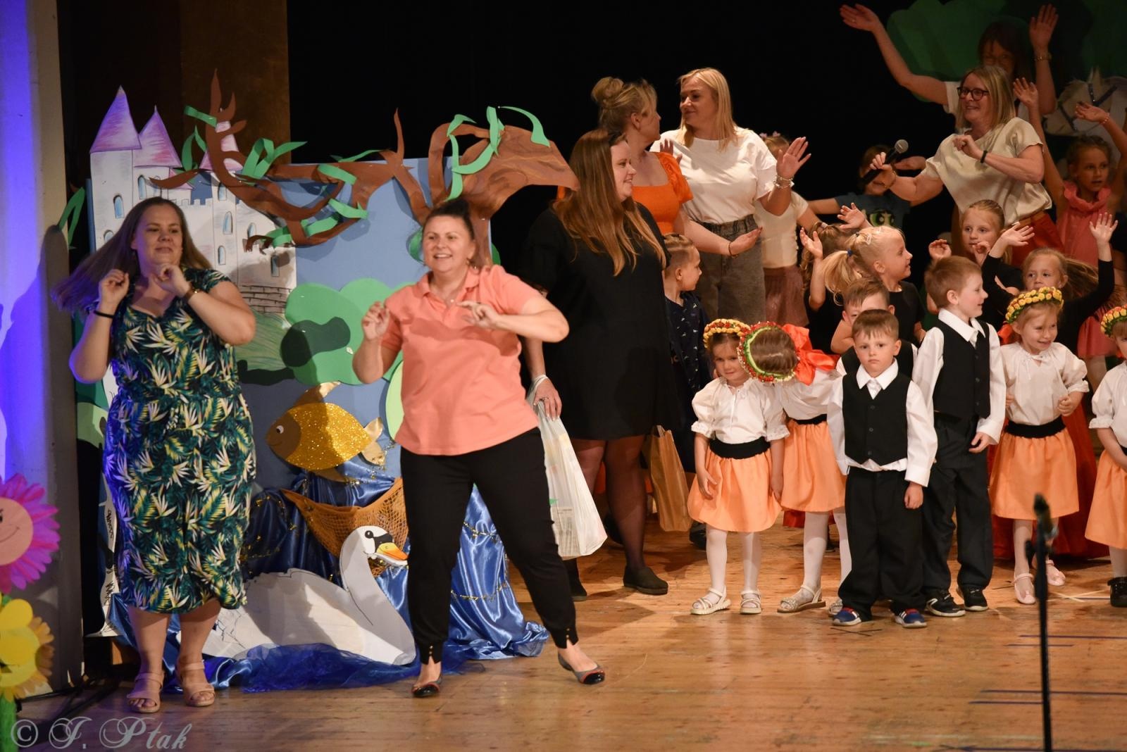 Zdjęcie w galerii na portalu naszraciborz.pl: Gala XIV Mini Festiwalu Przedszkolaków [FOTO i WIDEO] wiadomości z regionu