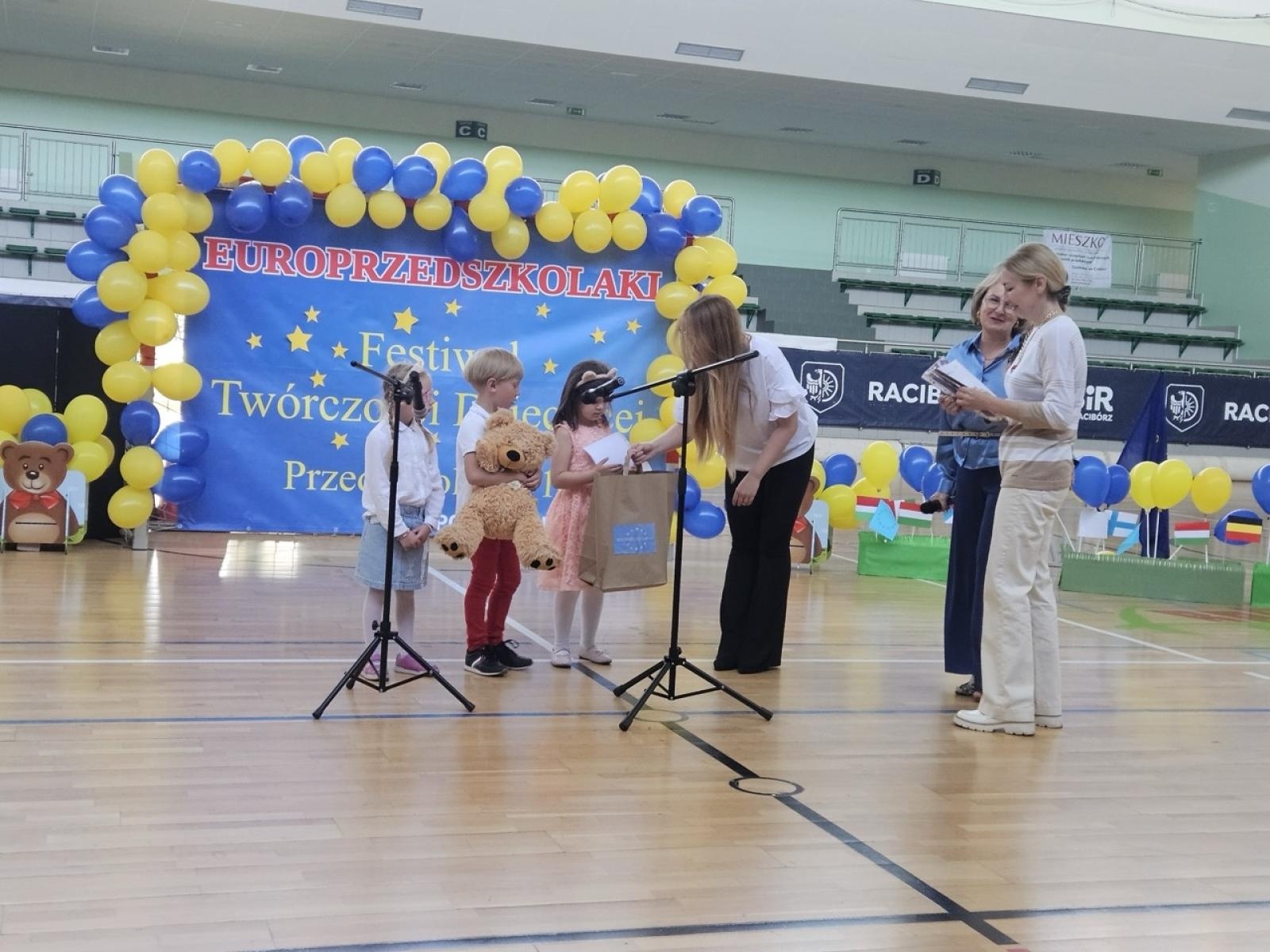 Zdjęcie w galerii na portalu naszraciborz.pl: Festiwal Twórczości Dziecięcej Europrzedszkolaki 2024 [FOTO i WIDEO] wiadomości z regionu