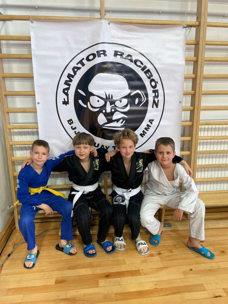 Zdjęcie w galerii na portalu naszraciborz.pl: Łamatorzy z Raciborza na katowickich matach wiadomości z regionu