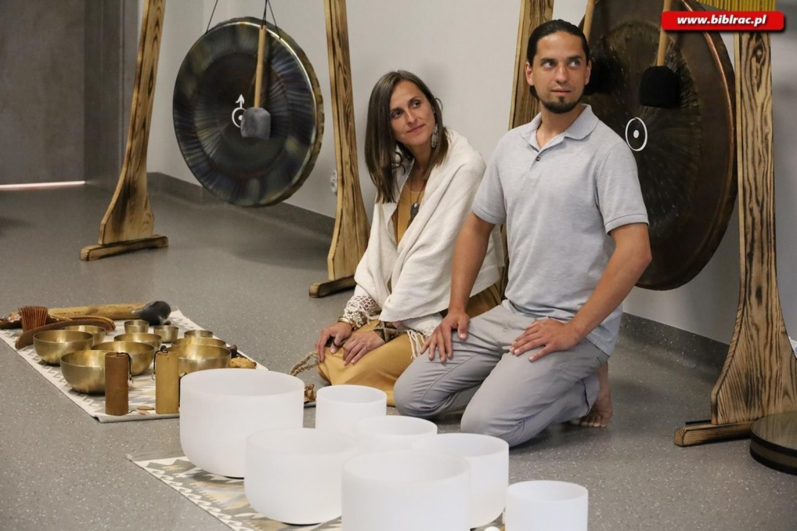 Zdjęcie w galerii na portalu naszraciborz.pl: Rozgość się w swoim ciele. Rozgość się w Bibliotece wiadomości z regionu