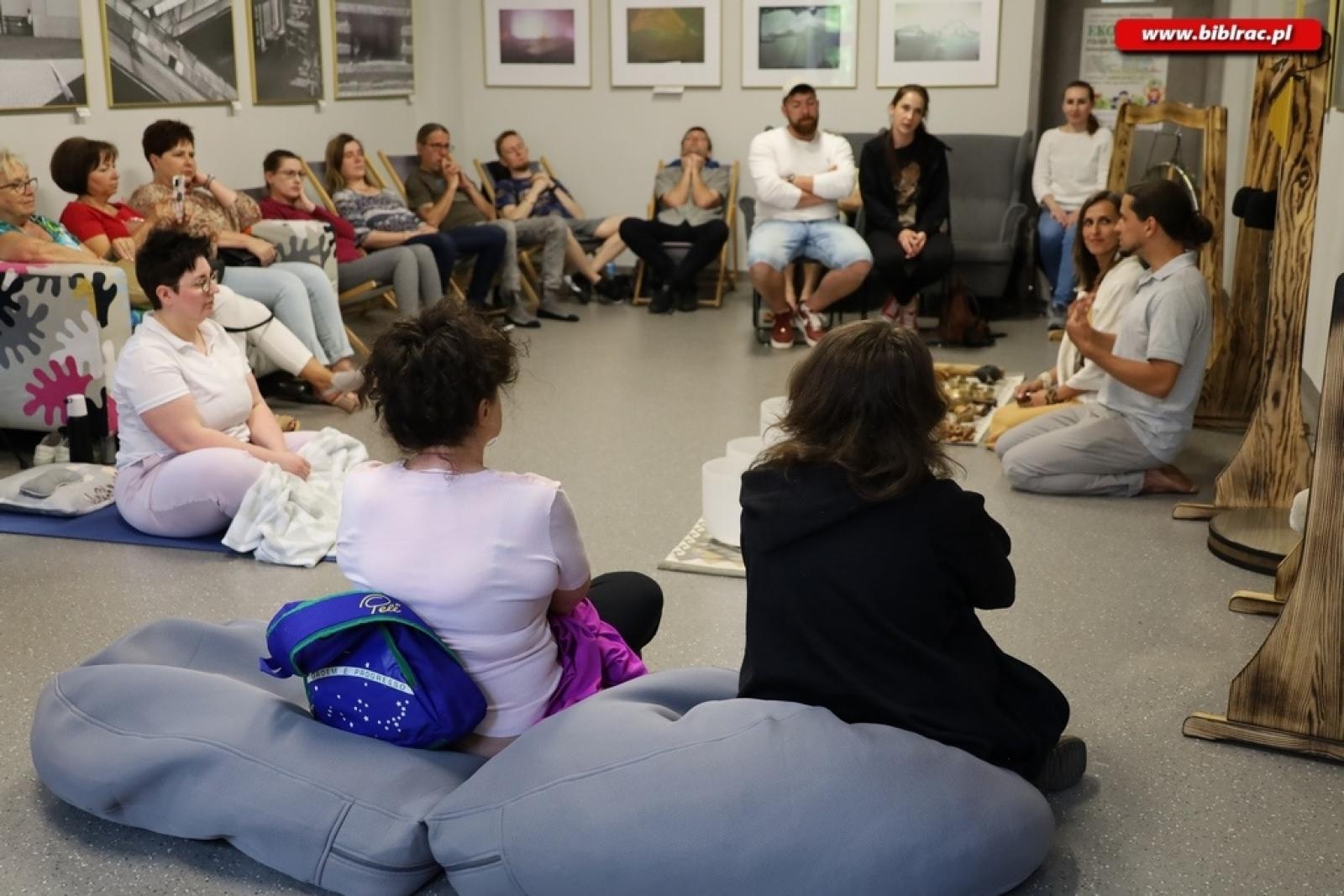 Zdjęcie w galerii na portalu naszraciborz.pl: Rozgość się w swoim ciele. Rozgość się w Bibliotece wiadomości z regionu